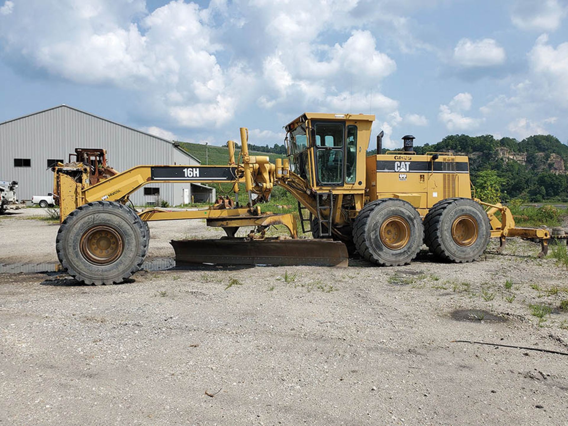 CATERPILLAR MODEL 16H MOTOR GRADER, S/N: 6ZJ00722, 38,636 METERED HOURS, CAT 3406 TURBO DIESEL - Image 5 of 9