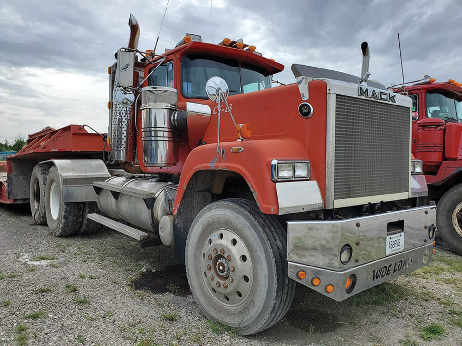 1991 MACK RW600 T/A DAY CAB TRACTOR, 10-SPEED TRANS WITH DEEP REDUCTION RANGE, WET LINES MACK INLINE - Image 5 of 14