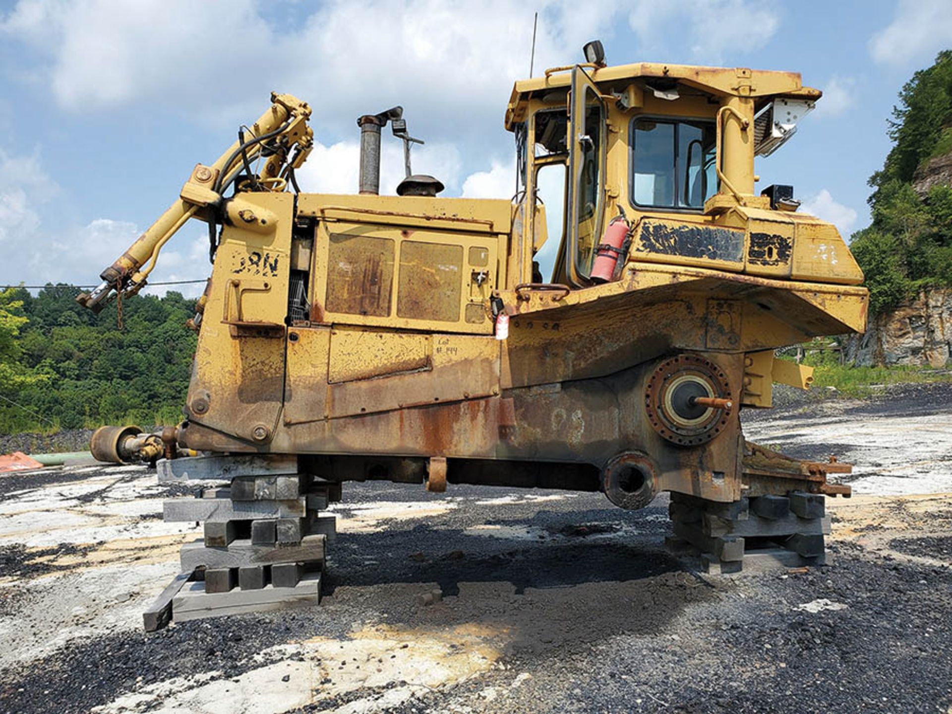 CATERPILLAR D8N DOZER PARTS MACHINE LOCATION: UPPER LEVEL BEECH FORK YARD