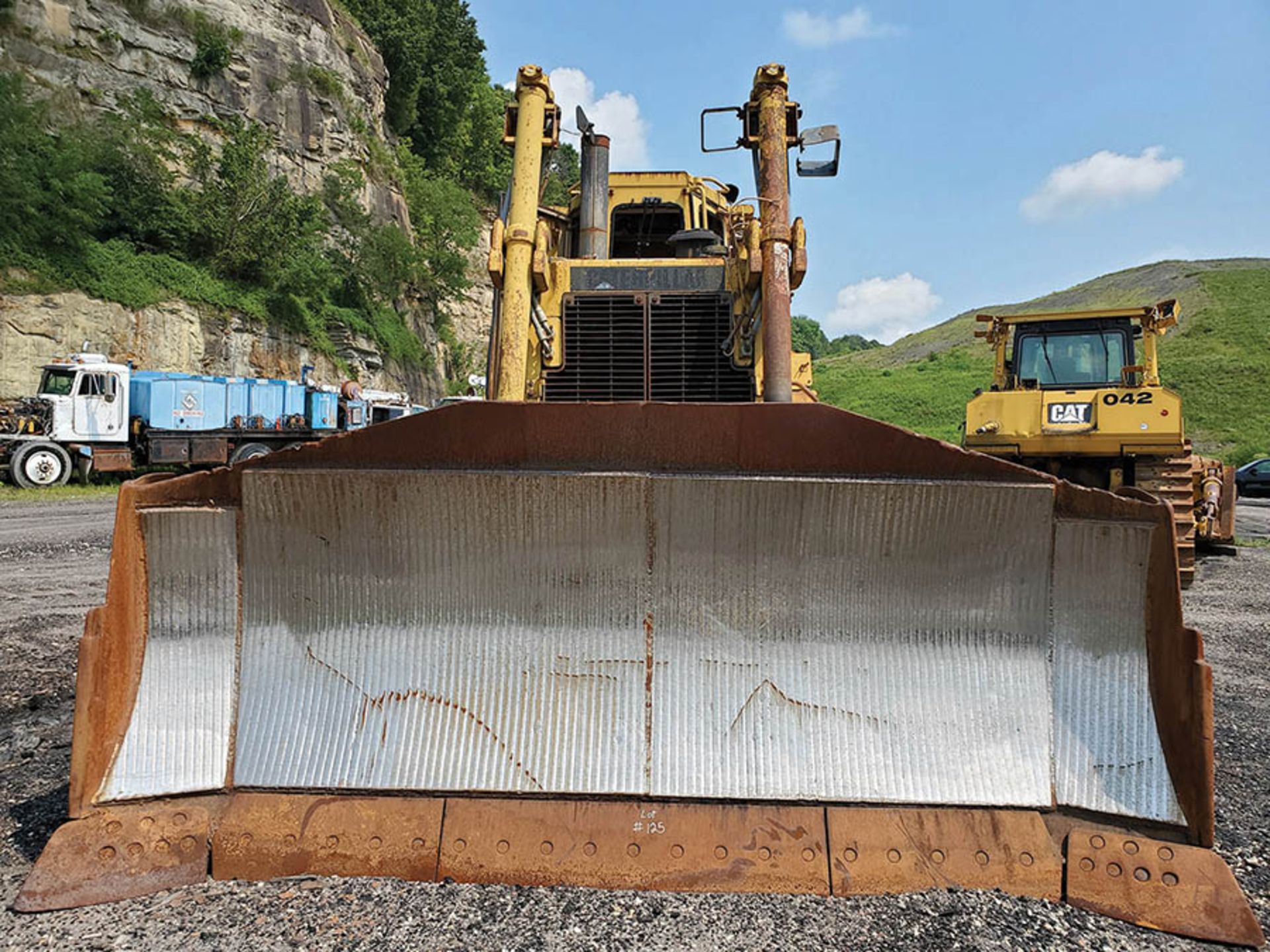 CATERPILLAR D8N DOZER, 57,577 HOURS SHOWING, 24'' WIDE METAL TRACKS, 154'' WIDE 4-WAY DOZER BLADE, - Image 3 of 8