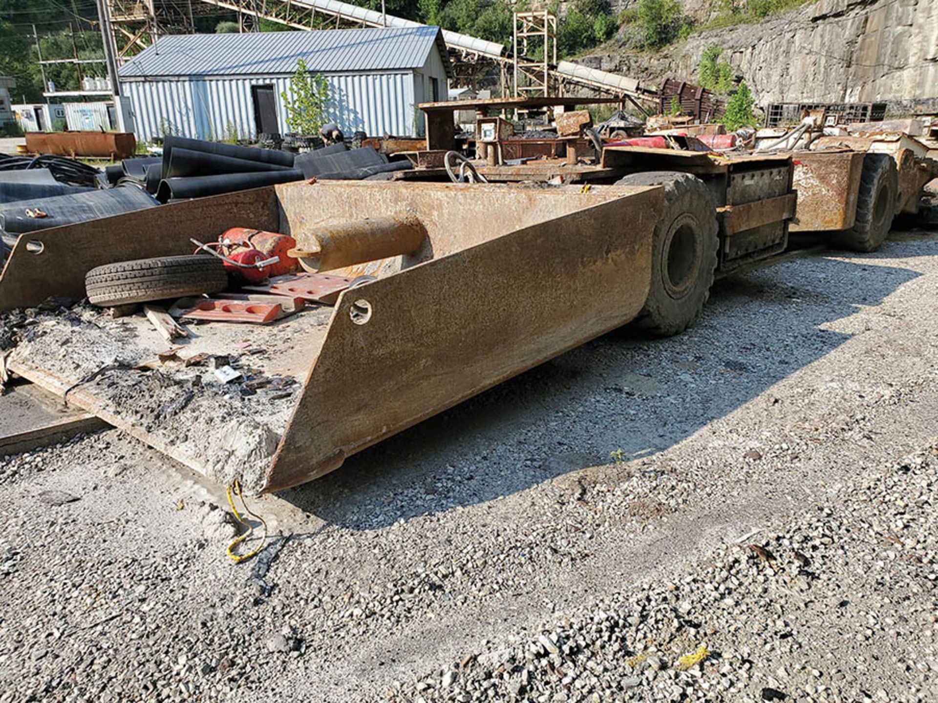 BUCYRUS DIESEL SCOOP 488D, S/N 488-4006, LOCATION: MATRIC DEEP MINE - Image 5 of 9