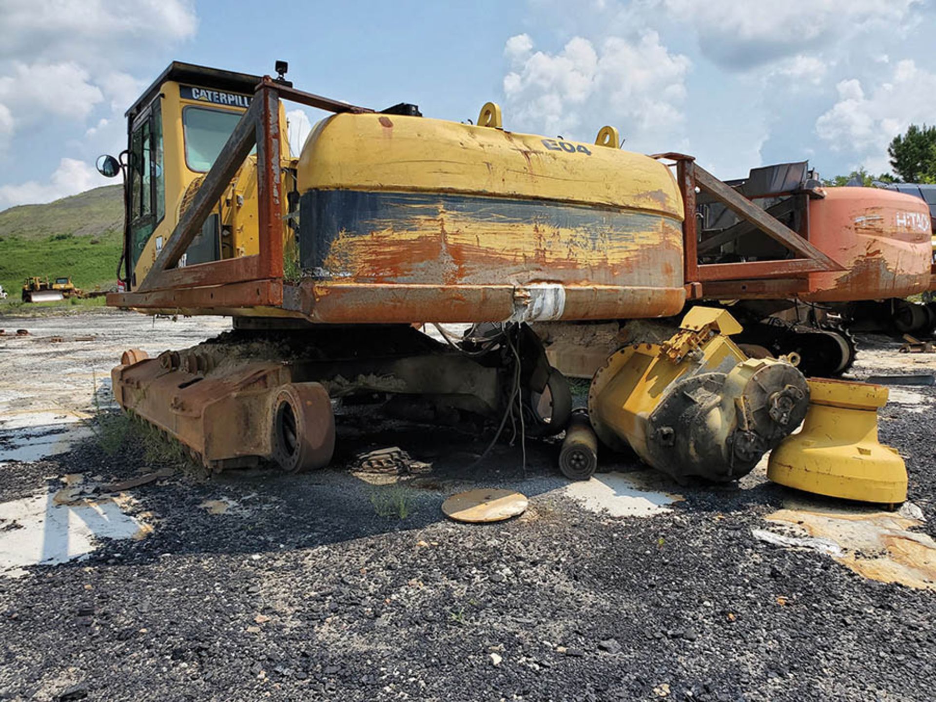 CATERPILLAR 330 EXCAVATOR FOR PARTS/SCRAP, S/N: CAP00324 (UNIT #E04) LOCATION: UPPER LEVEL BEECH - Image 4 of 5