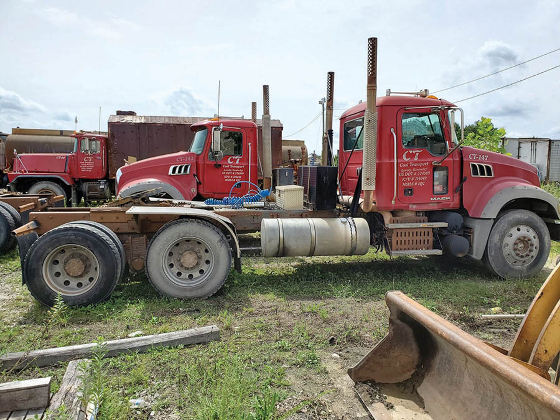 2009 MACK GU713 T/A DAY CAB TRACTOR, MAXITORQUE 18 SPEED TRANS., WET LINES MACK INLINE SIX DIESEL - Image 4 of 12