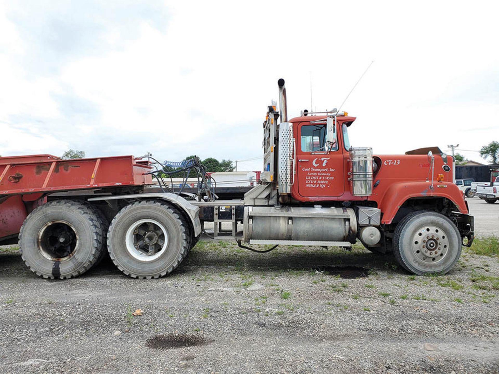 1991 MACK RW600 T/A DAY CAB TRACTOR, 10-SPEED TRANS WITH DEEP REDUCTION RANGE, WET LINES MACK INLINE