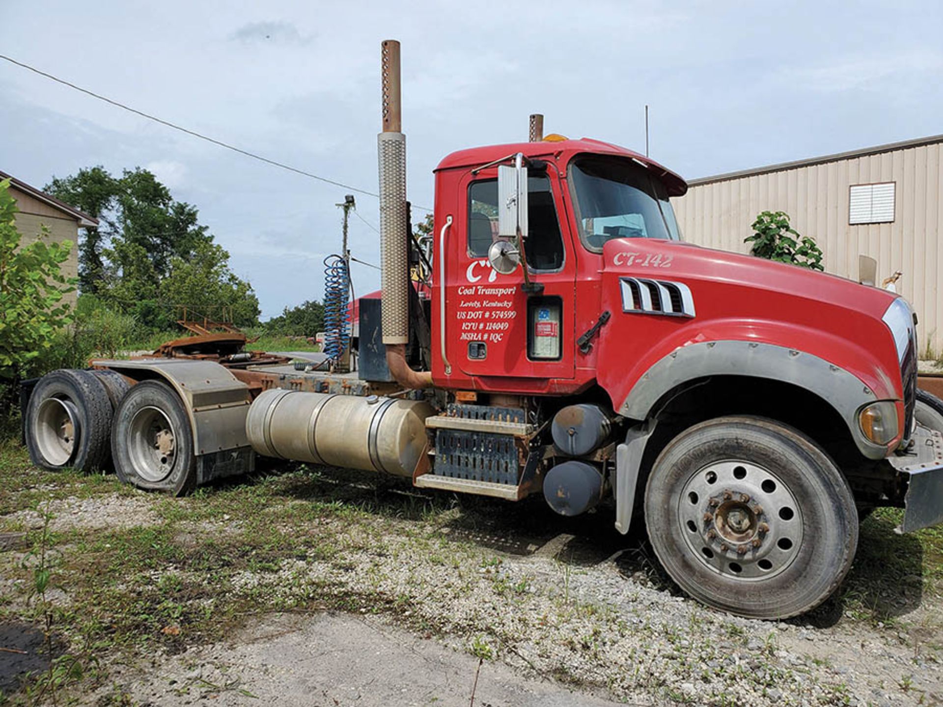 2009 MACK GU713 T/A DAY CAB TRACTOR, MAXITORQUE 18 SPEED TRANS., WET LINES MACK INLINE SIX DIESEL - Image 5 of 11