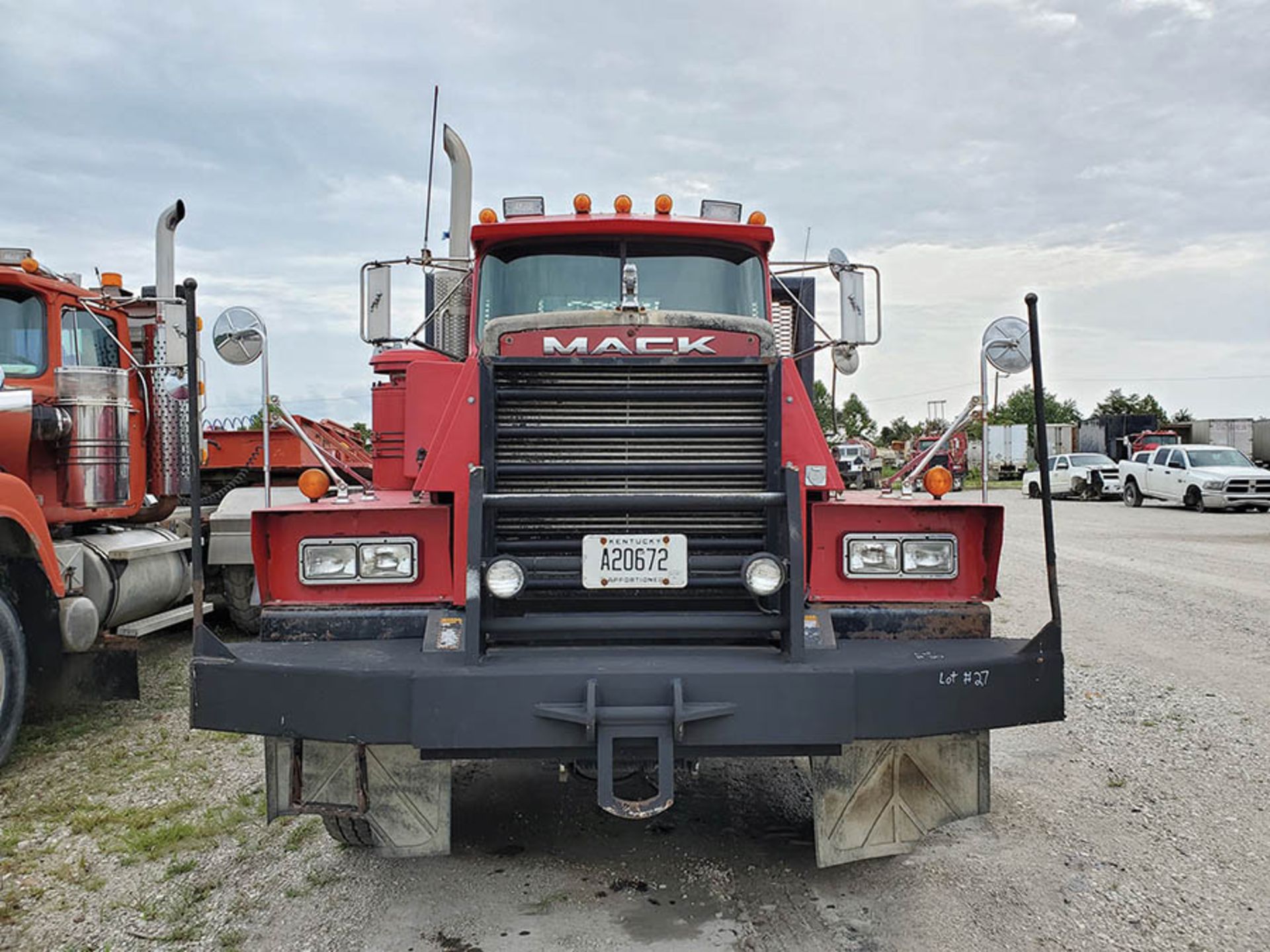 1997 MACK RD888 SX ROLL BACK TRUCK, T/A 2 RUFNEK WINCHES, MAXITORQUE ES TRANS, 410,661 MILES, 25' - Image 4 of 12