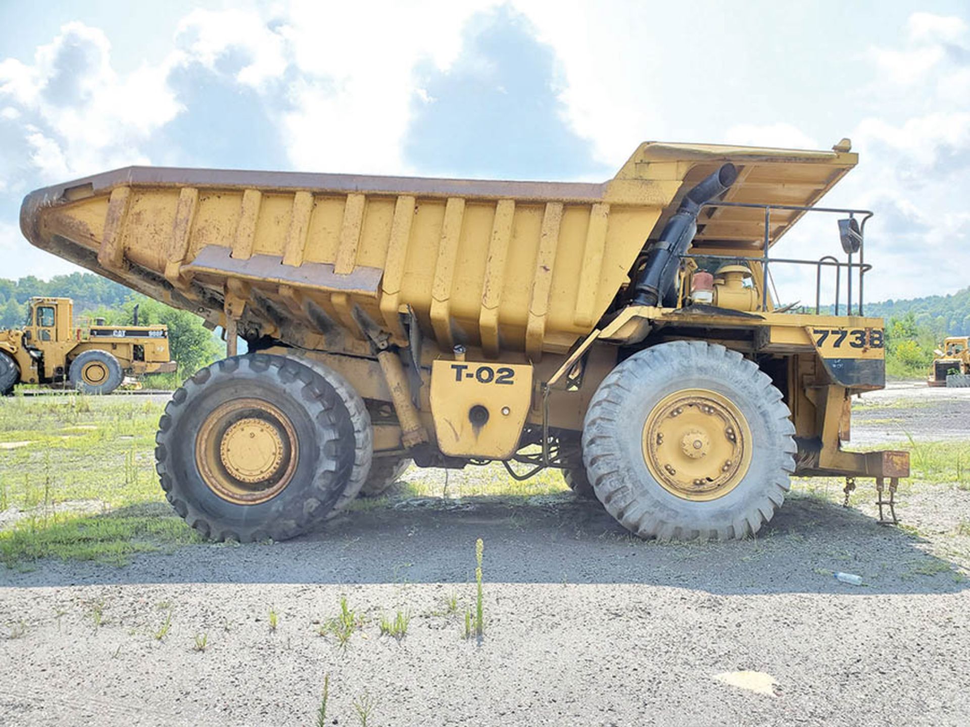 CATERPILLAR 773B OFF-ROAD DUMP TRUCK, S/N: 63W01175, 45,029 HRS.,21.00-35 TIRES, CAT 12-CYLINDER - Image 5 of 7