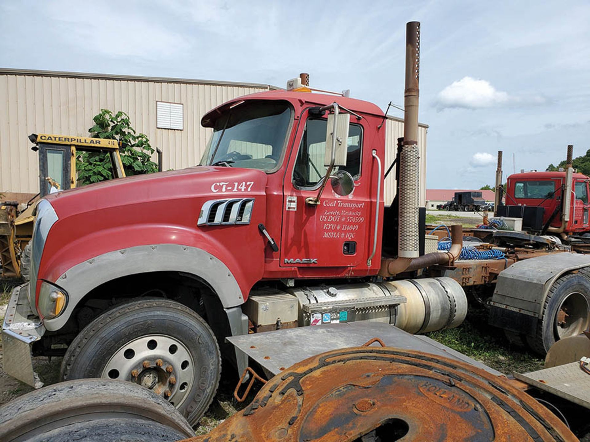 2009 MACK GU713 T/A DAY CAB TRACTOR, MAXITORQUE 18 SPEED TRANS., WET LINES MACK INLINE SIX DIESEL - Image 8 of 12