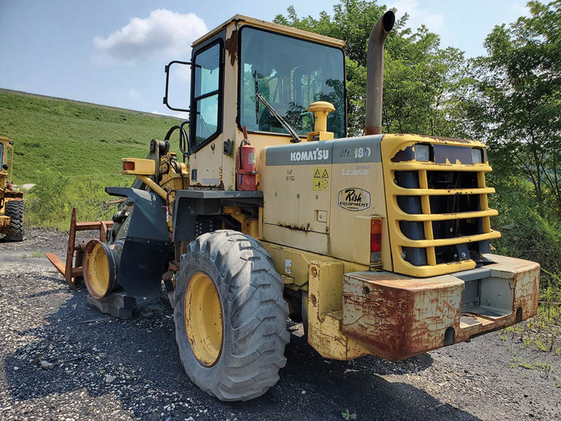 1999 KOMATSU WA180-3PH WHEEL LOADER, S/N: A851281999, 6,235 HOURS SHOWING, FORK ATTACHMENT ( - Image 6 of 7