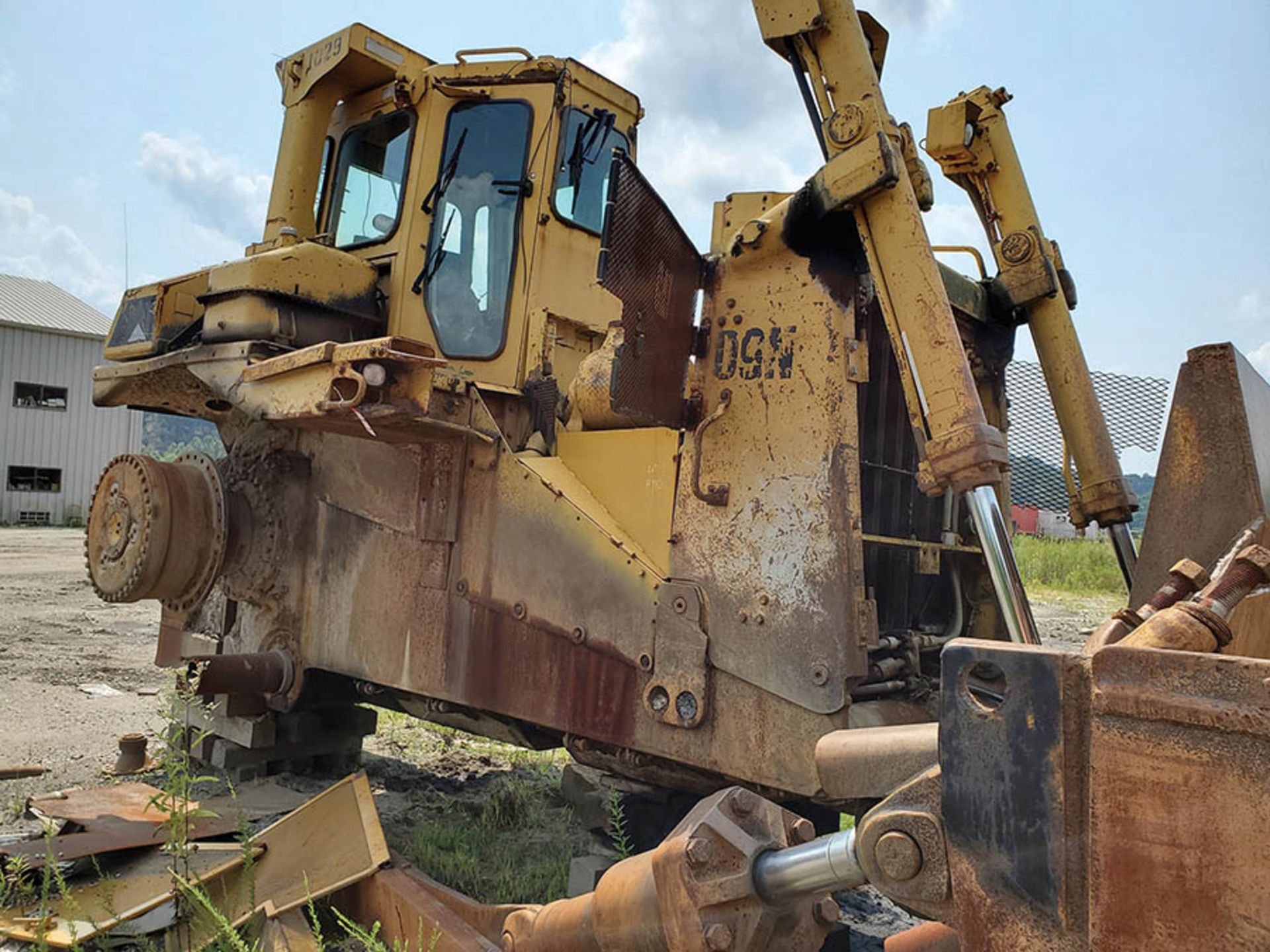 CATERPILLAR D9N DOZER, CAT 3408 DIESEL ENGINE, S/N: 1JD01029, 46,326 HOURS SHOWING, 14' WIDE DOZER - Image 7 of 7