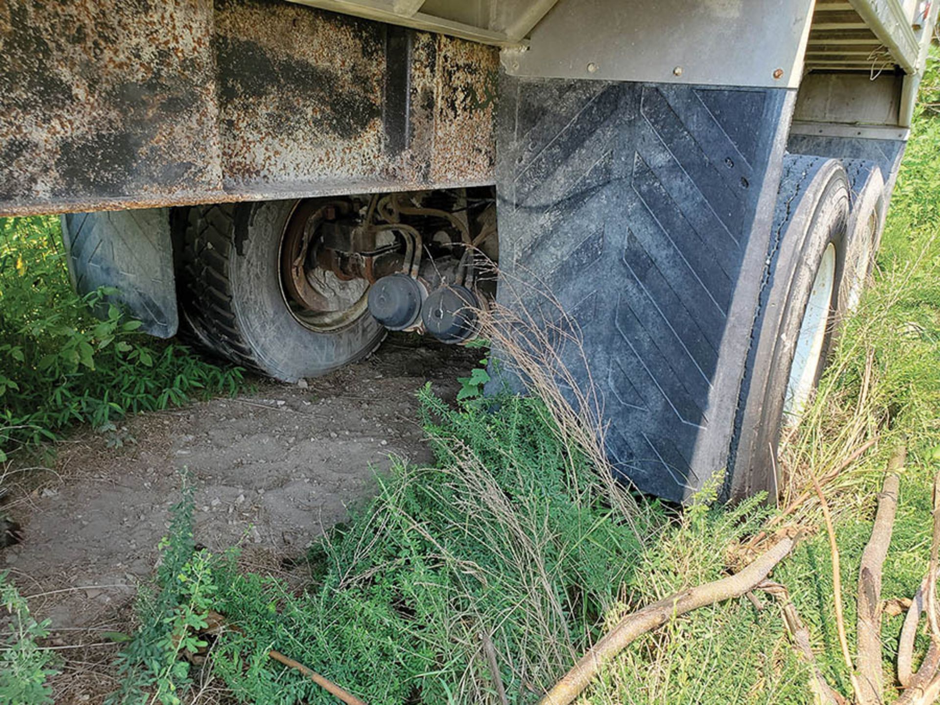 BENSON HYDRAULIC END DUMP T/A ALUMINUM TRAILER, VIN, KCT 051A, LOCATION: MARCO SHOP ***DELAYED TITL - Image 4 of 4