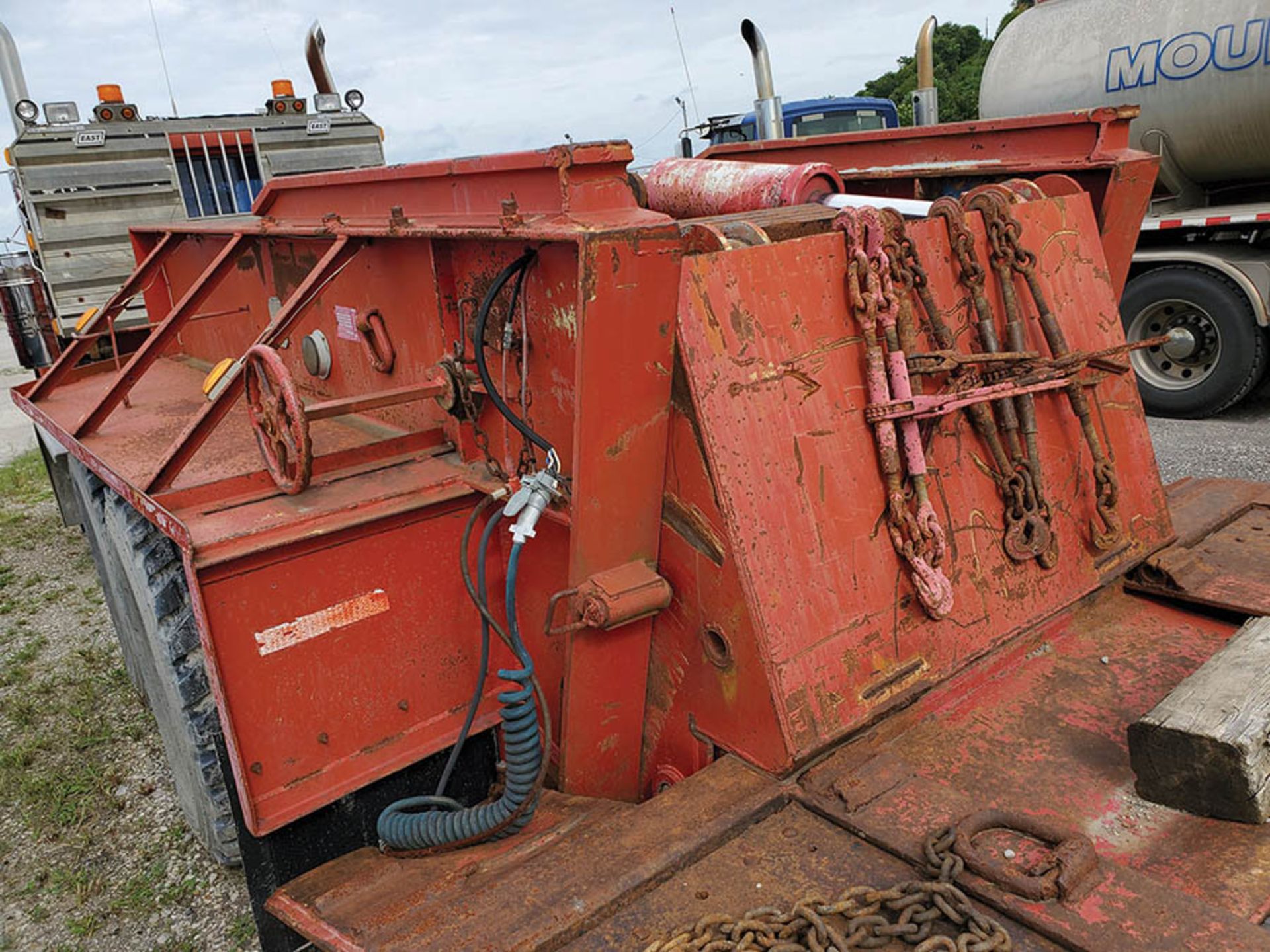 1978 BIRMINGHAM TRI AXLE RGN TRAILER, MODEL 12752LSR, VIN HS 509, 27' DECK, LOCATION: MARCO SHOP - Image 6 of 13