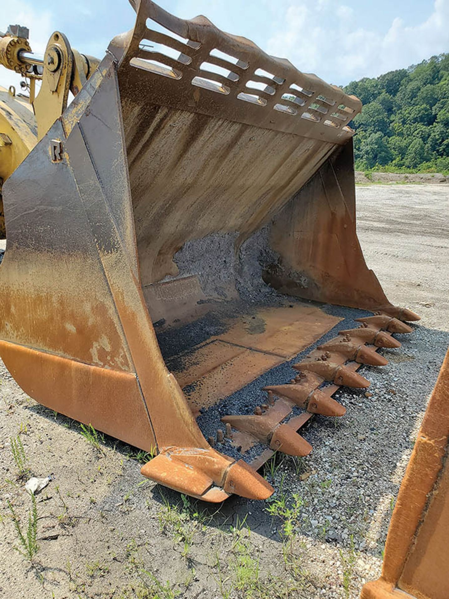 CATERPILLAR 988G WHEEL LOADER, S/N: CAT0988GVBNH00460, HOURS UNKNOWN, CAT 6-CYLINDER TURBO DIESEL - Image 5 of 10