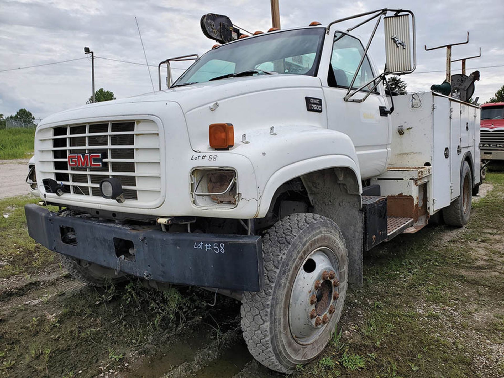 GMC C7500 WITH 5020 AUTO CRANE, VIN 1GDL7H1P4VJ501991, LOCATION: MARCO SHOP - Image 2 of 10