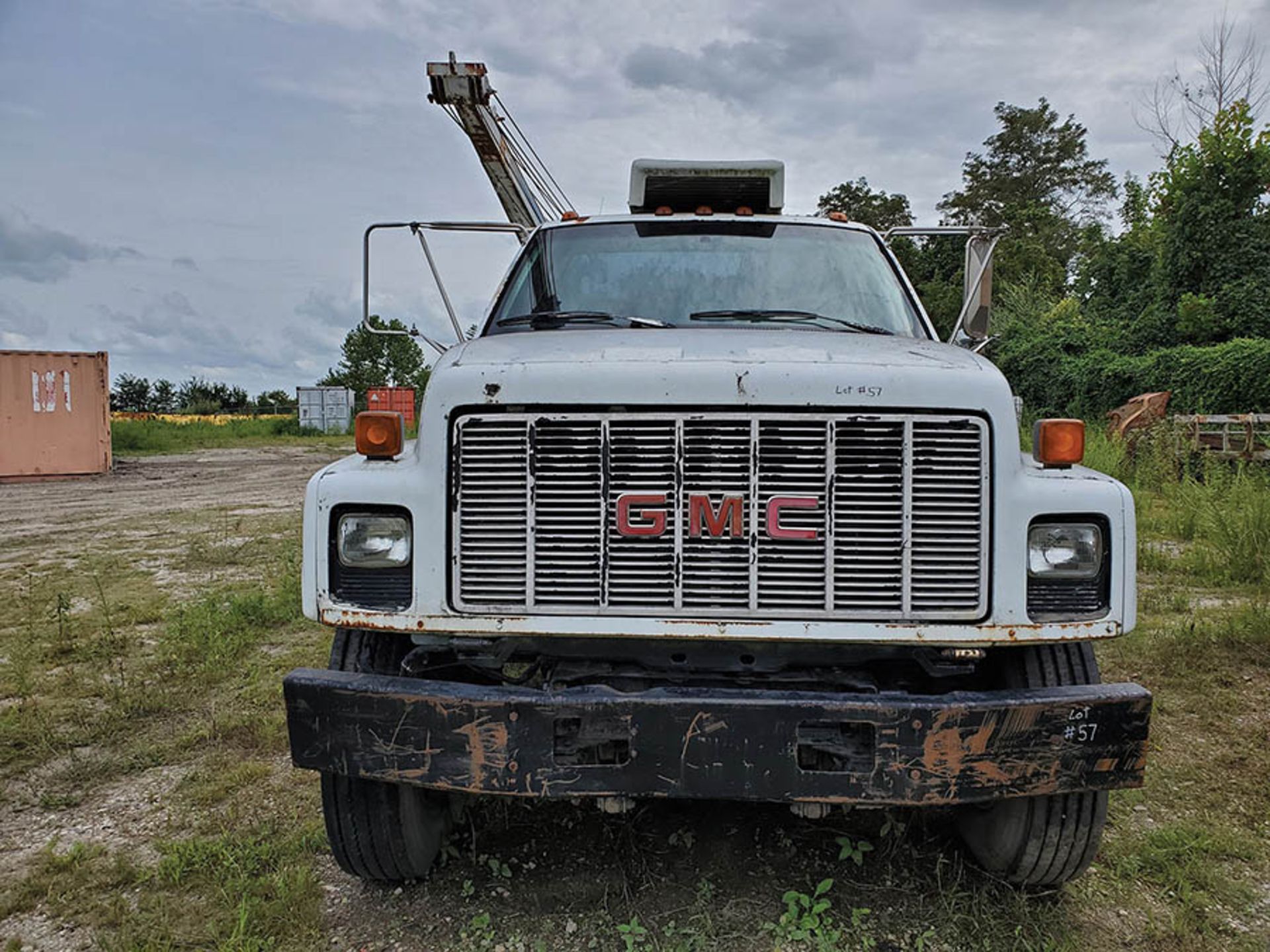 1994 GMC MECHANICS SERVICE TRUCK, CAT 6 CYLINDER DIESEL ENGINE, 6-SPEED TRANS, AUTO CRANE & HOSE - Image 2 of 12