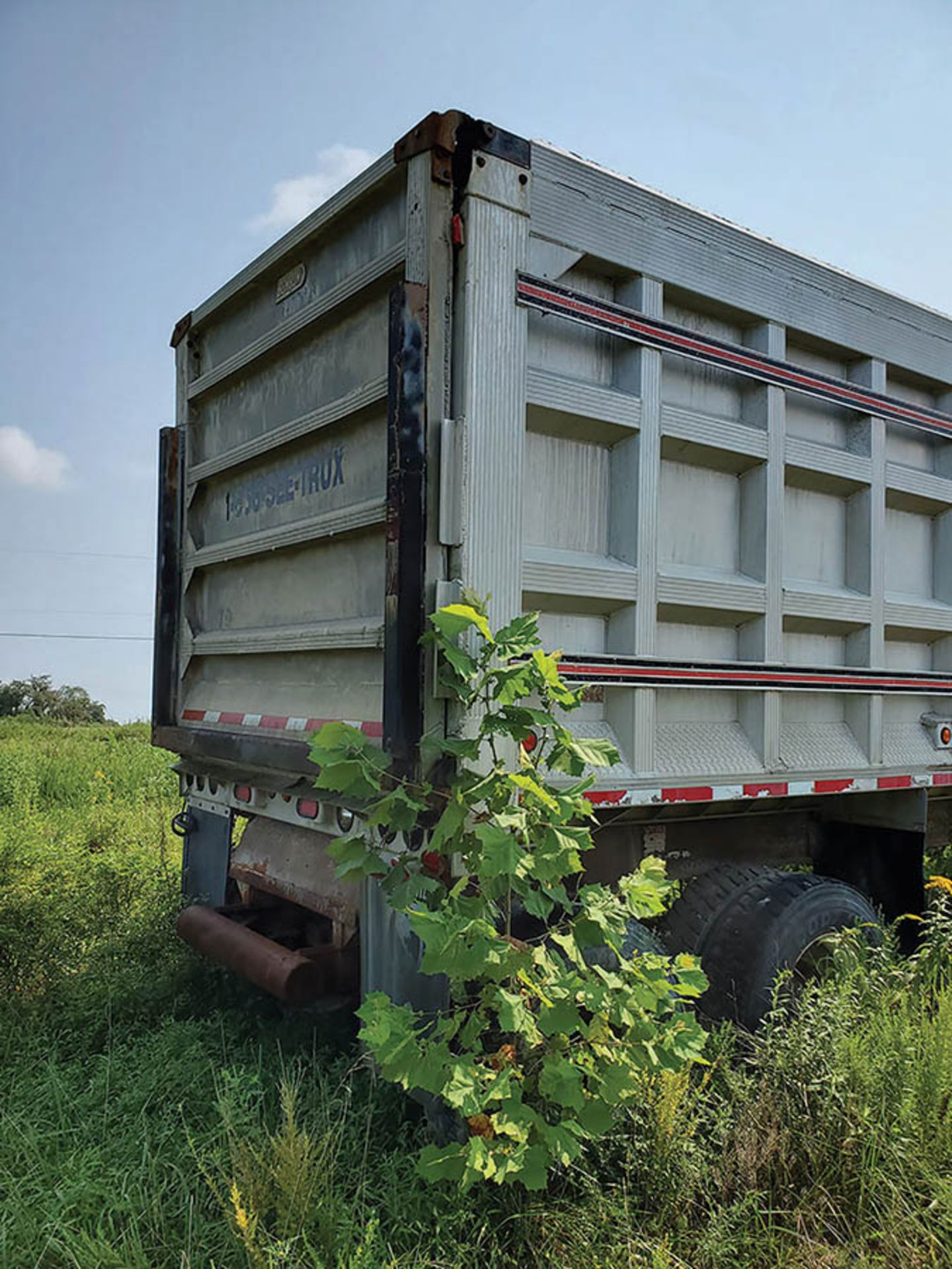 BENSON HYDRAULIC END DUMP T/A ALUMINUM TRAILER, VIN, LOCATION: MARCO SHOP ***DELAYED TITLE: BUYER - Image 6 of 7