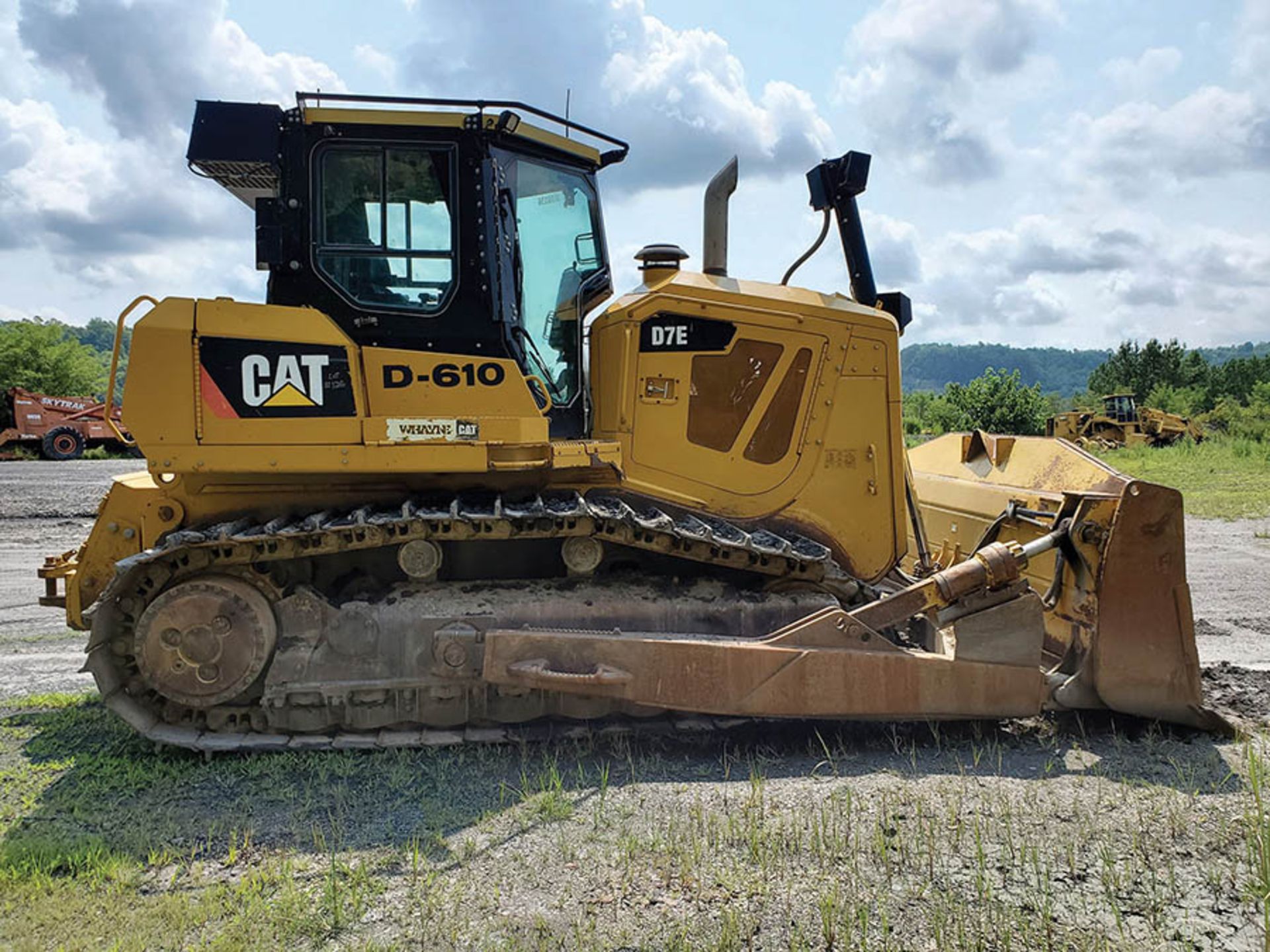 CATERPILLAR D7E DOZER, 14,840 HRS., D610 LOCATION: UPPER LEVEL BEECH FORK YARD - Image 6 of 8