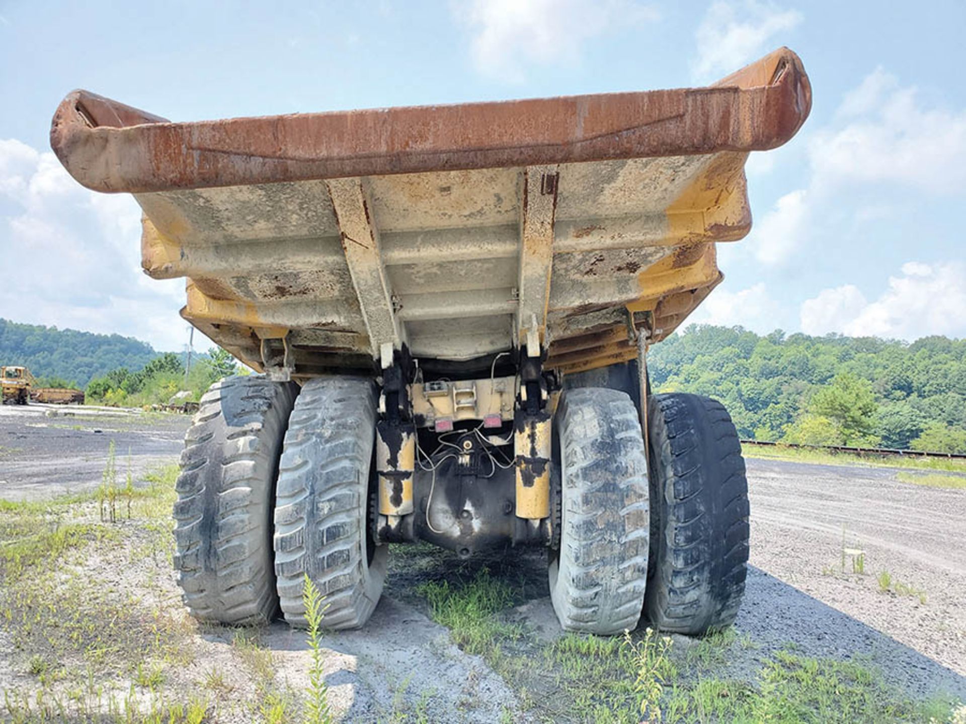 CATERPILLAR 773B OFF-ROAD DUMP TRUCK, S/N: 63W01175, 45,029 HRS.,21.00-35 TIRES, CAT 12-CYLINDER - Image 7 of 7