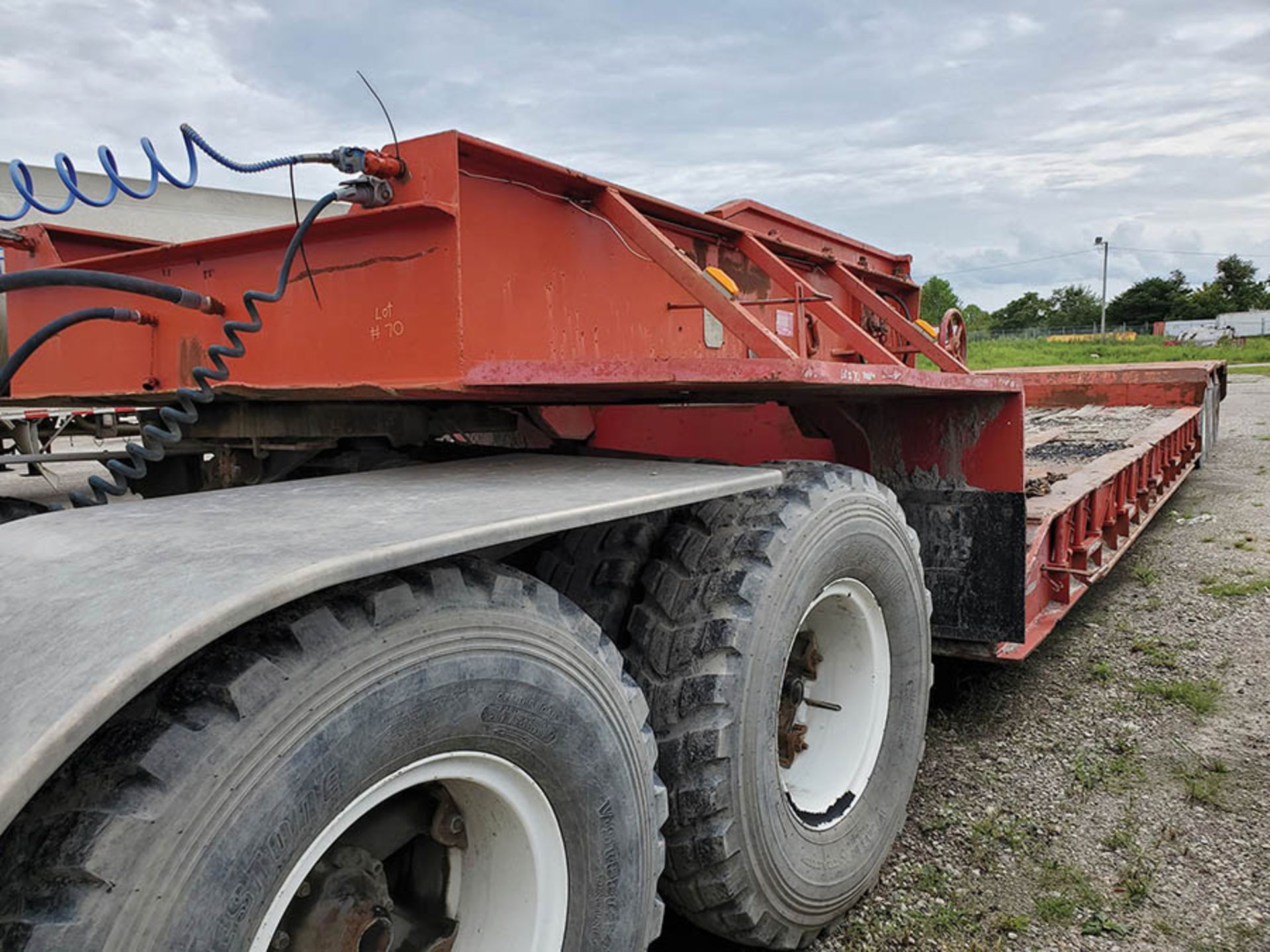 1978 BIRMINGHAM TRI AXLE RGN TRAILER, MODEL 12752LSR, VIN HS 509, 27' DECK, LOCATION: MARCO SHOP - Image 2 of 13