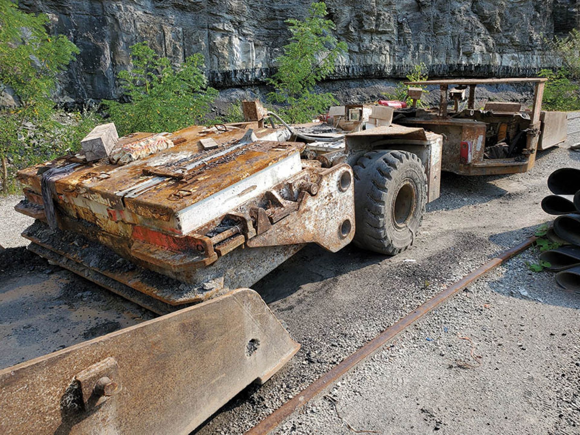 BUCYRUS DIESEL SCOOP 488D, S/N 488-4006, LOCATION: MATRIC DEEP MINE - Image 9 of 9