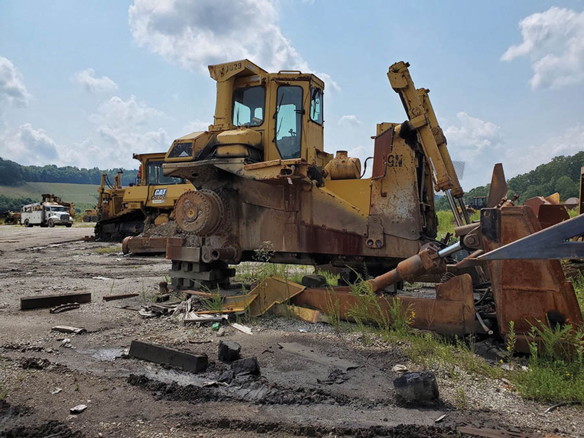 CATERPILLAR D9N DOZER, CAT 3408 DIESEL ENGINE, S/N: 1JD01029, 46,326 HOURS SHOWING, 14' WIDE DOZER - Image 5 of 7