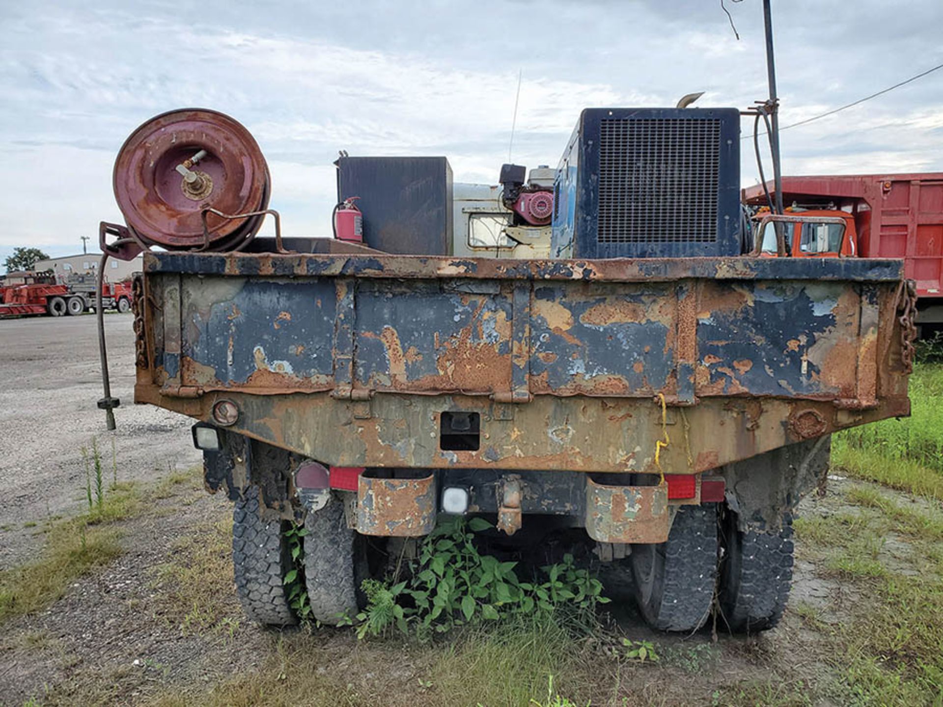 1970 5-TON 6X6 CARGO TRUCK, 5-SPEED TRANS, SERVICE BED MILLER BIG BLUE 500P WELDER, INGERSOLL RAND - Image 8 of 14