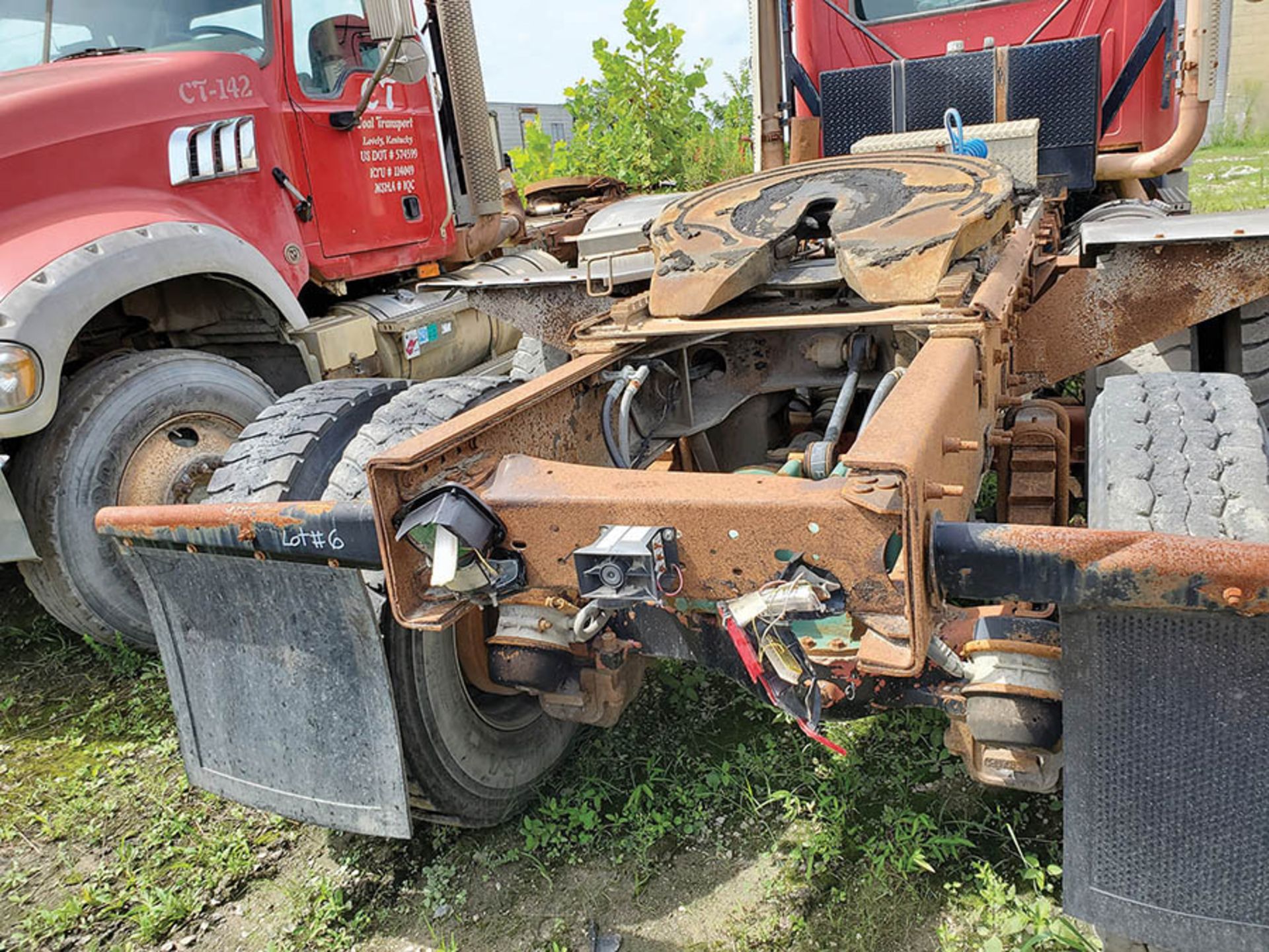 2009 MACK GU713 T/A DAY CAB TRACTOR, MAXITORQUE 18 SPEED TRANS., WET LINES MACK INLINE SIX DIESEL - Image 6 of 12