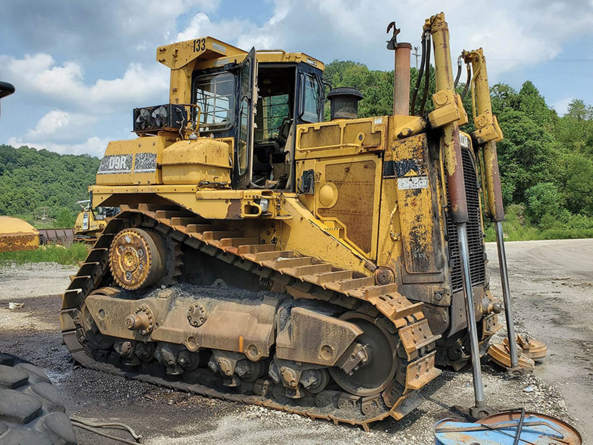 CATERPILLAR D9R DOZER, S/N: ABK00558, CAT 3408 DIESEL ENGINE, 24'' WIDE METAL TRACKS, REAR - Image 2 of 10