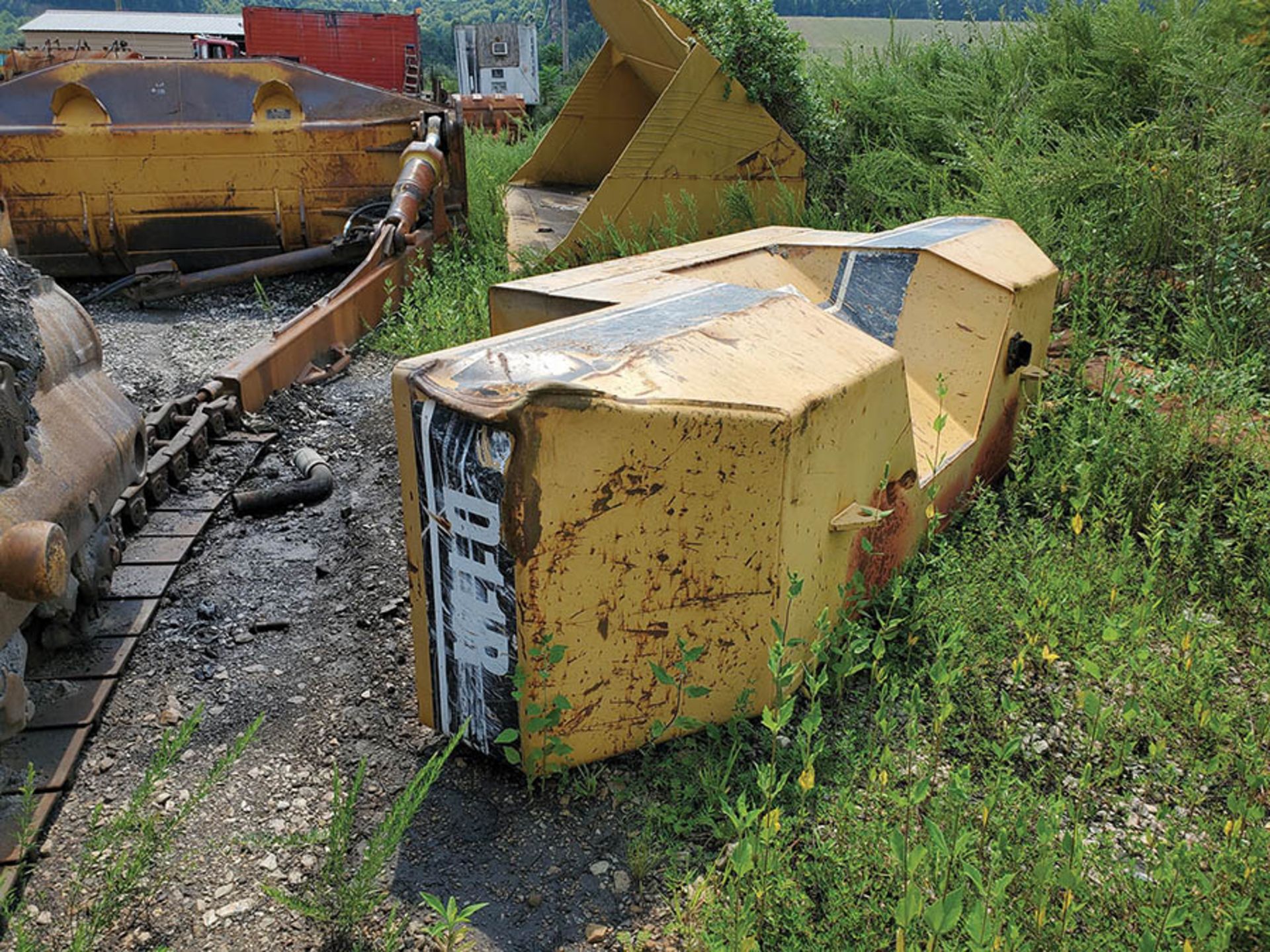 CATERPILLAR D8N SL SERIES II DOZER, S/N AAX00615, CAT C9 DIESEL ENGINE, HOURS UNKNOWN, 24" WIDE - Image 5 of 6