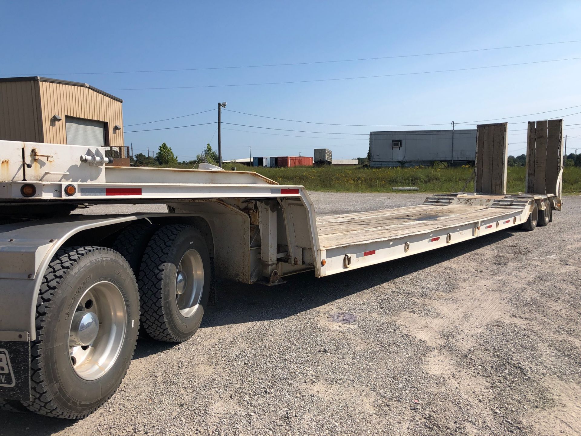 DOUBLE DROP T/A TRAILER WITH HYDRAULIC RAMPS, 25' 9'' DECK, LOCATION: MARCO SHOP - Image 3 of 3