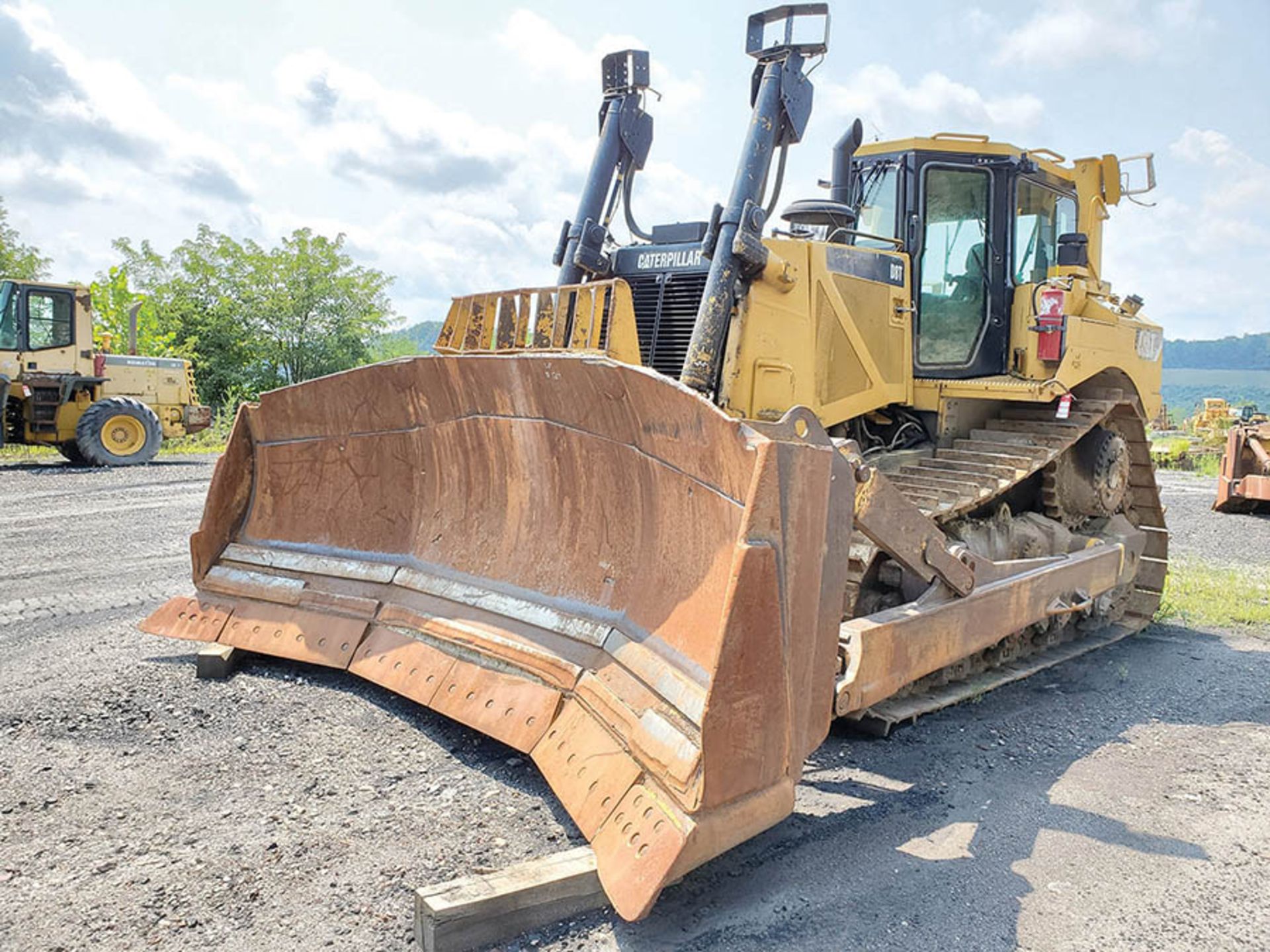 CATERPILLAR D8T DOZER, S/N: KPZ02178, CAT C15 ENGINE, 24'' WIDE TRACKS, 166'' WIDE DOZER BLADE, REAR - Image 4 of 9