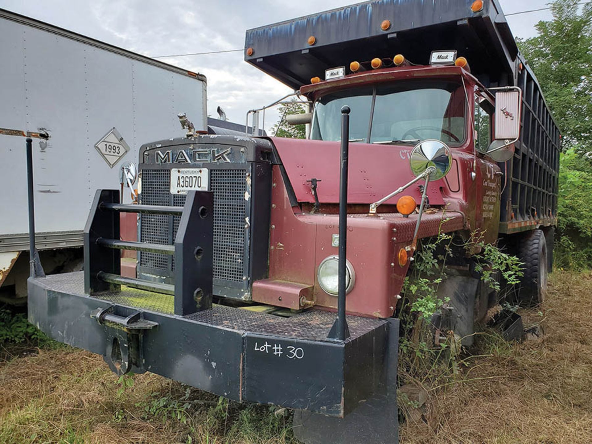 1986 MACK DM600 T/A DUMP TRUCK, VIN 1M2B156C66A003442, CT 175, LOCATION: MARCO SHOP