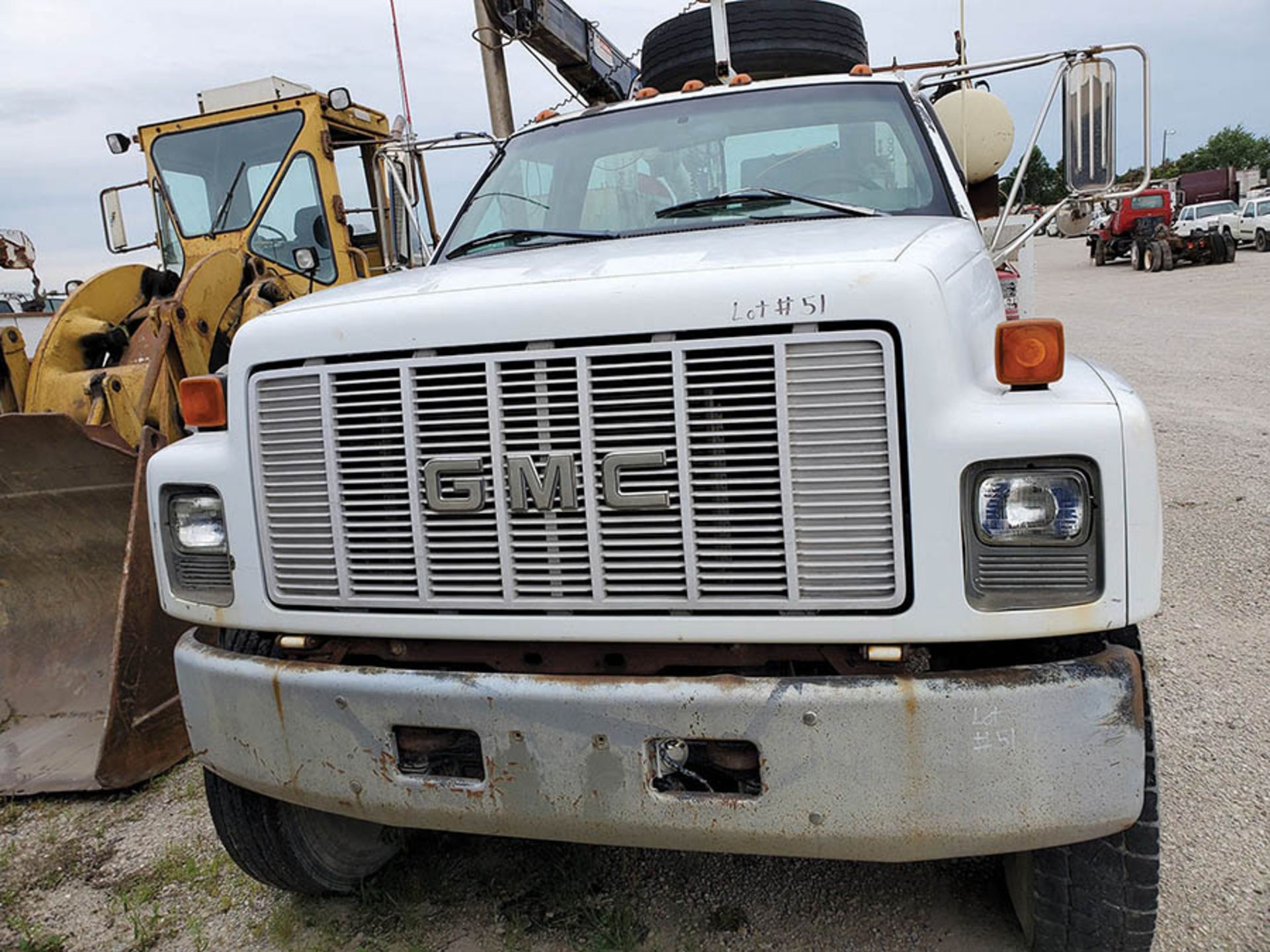 1998 GMC MECHANICS SERVICE TRUCK 8005H AUTO CRANE, MILLER BIG BLUE 400P WELDER GENERATOR WITH AIR - Image 3 of 14