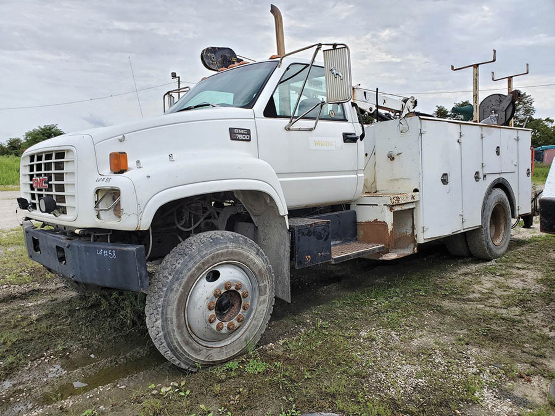 GMC C7500 WITH 5020 AUTO CRANE, VIN 1GDL7H1P4VJ501991, LOCATION: MARCO SHOP