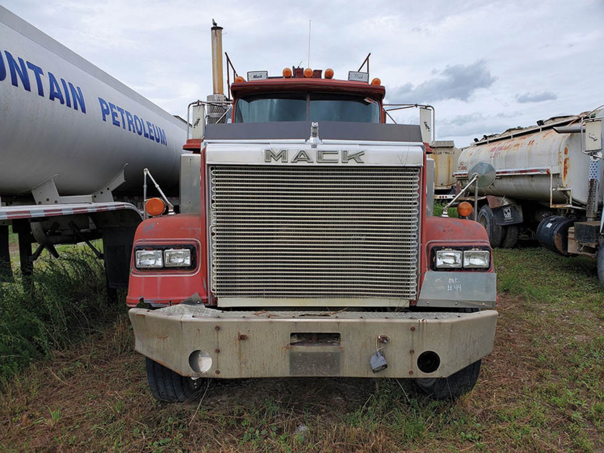 1991 MACK RW600 T/A LUBE TRUCK, EATON FULLER TRANSMISSION, MACK INLINE SIX ENGINE, VIN - Image 3 of 9