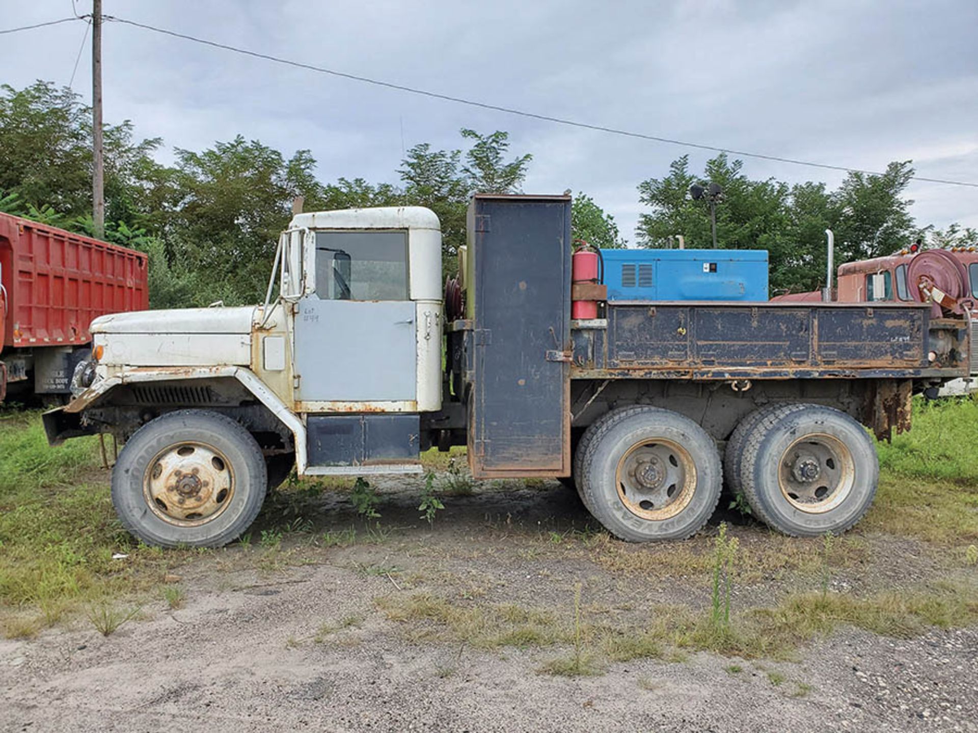 1970 5-TON 6X6 CARGO TRUCK, 5-SPEED TRANS, SERVICE BED MILLER BIG BLUE 500P WELDER, INGERSOLL RAND