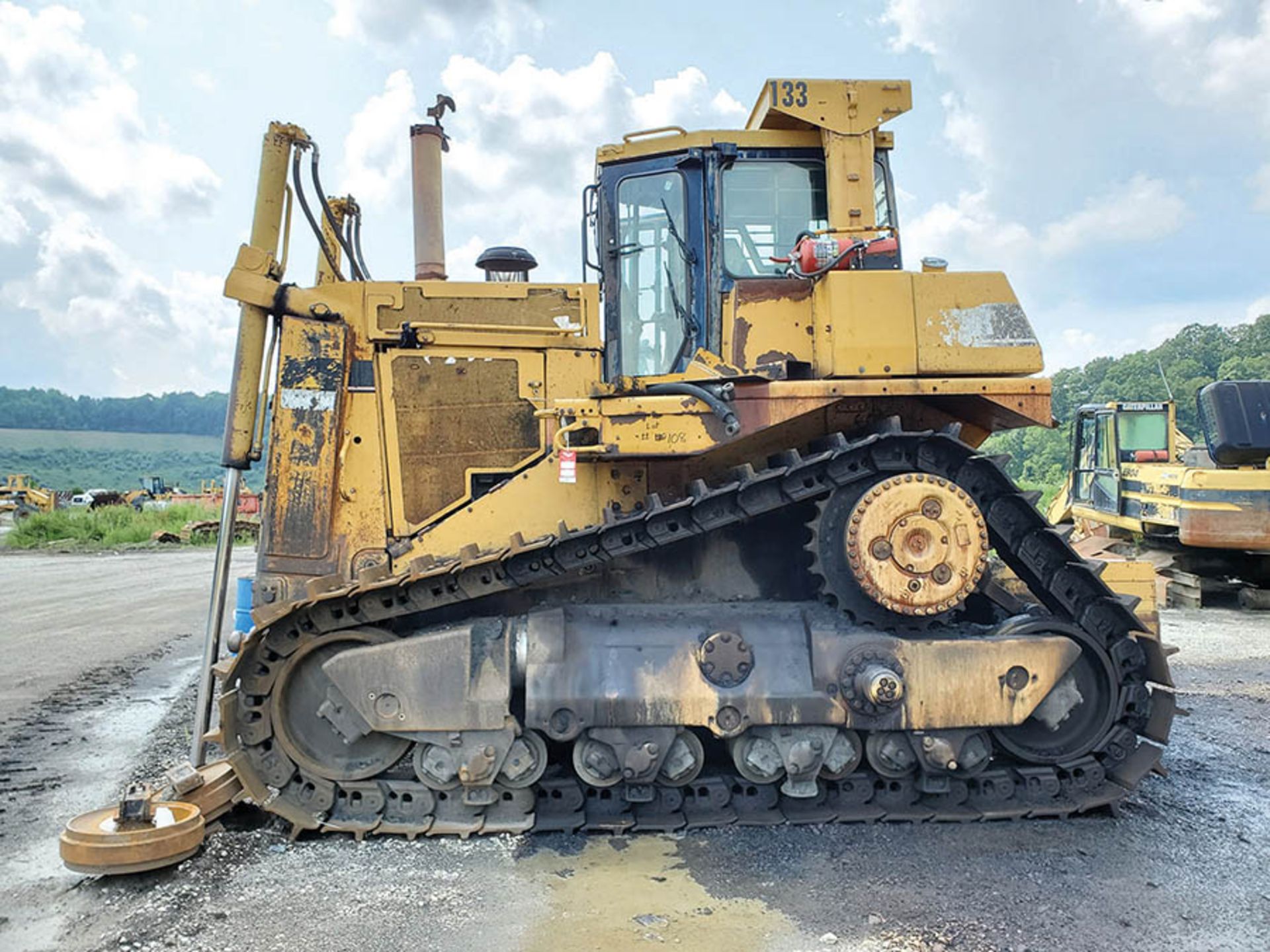 CATERPILLAR D9R DOZER, S/N: ABK00558, CAT 3408 DIESEL ENGINE, 24'' WIDE METAL TRACKS, REAR - Image 6 of 10