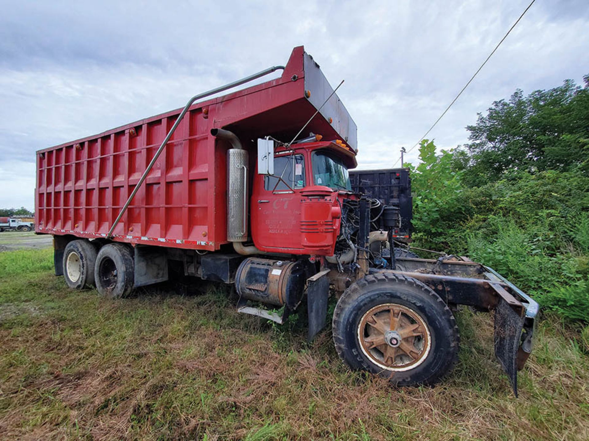 1997 MACK RD888 SX T/A DUMP TRUCK, VIN 1MP278C4VM002006, CT 56, LOCATION: MARCO SHOP - Image 3 of 6