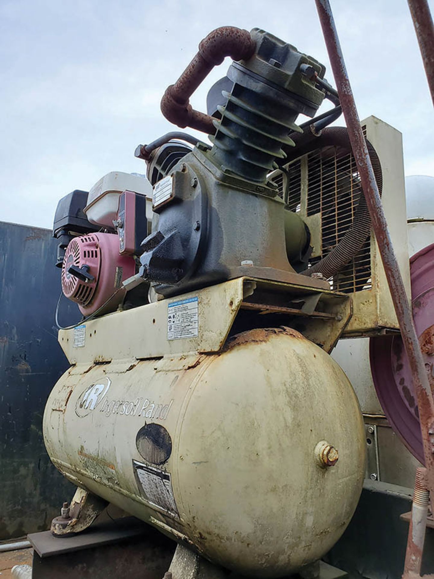 1970 5-TON 6X6 CARGO TRUCK, 5-SPEED TRANS, SERVICE BED MILLER BIG BLUE 500P WELDER, INGERSOLL RAND - Image 12 of 14