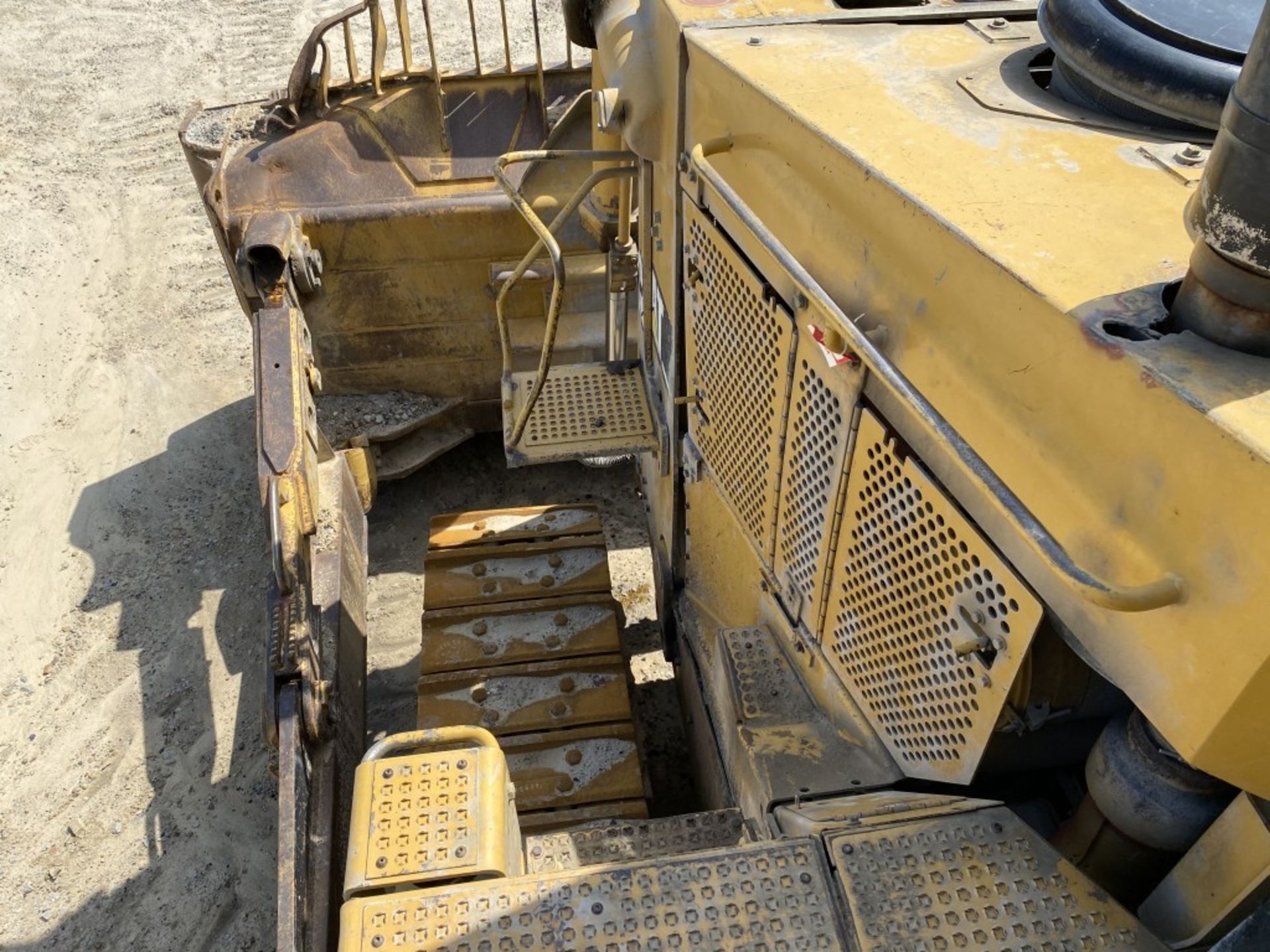 CATERPILLAR D10R DOZER, S/N: AKT00720, UNKNOWN HOURS, CAT 3412E DIESEL ENGINE, 24'' WIDE METAL - Image 18 of 24