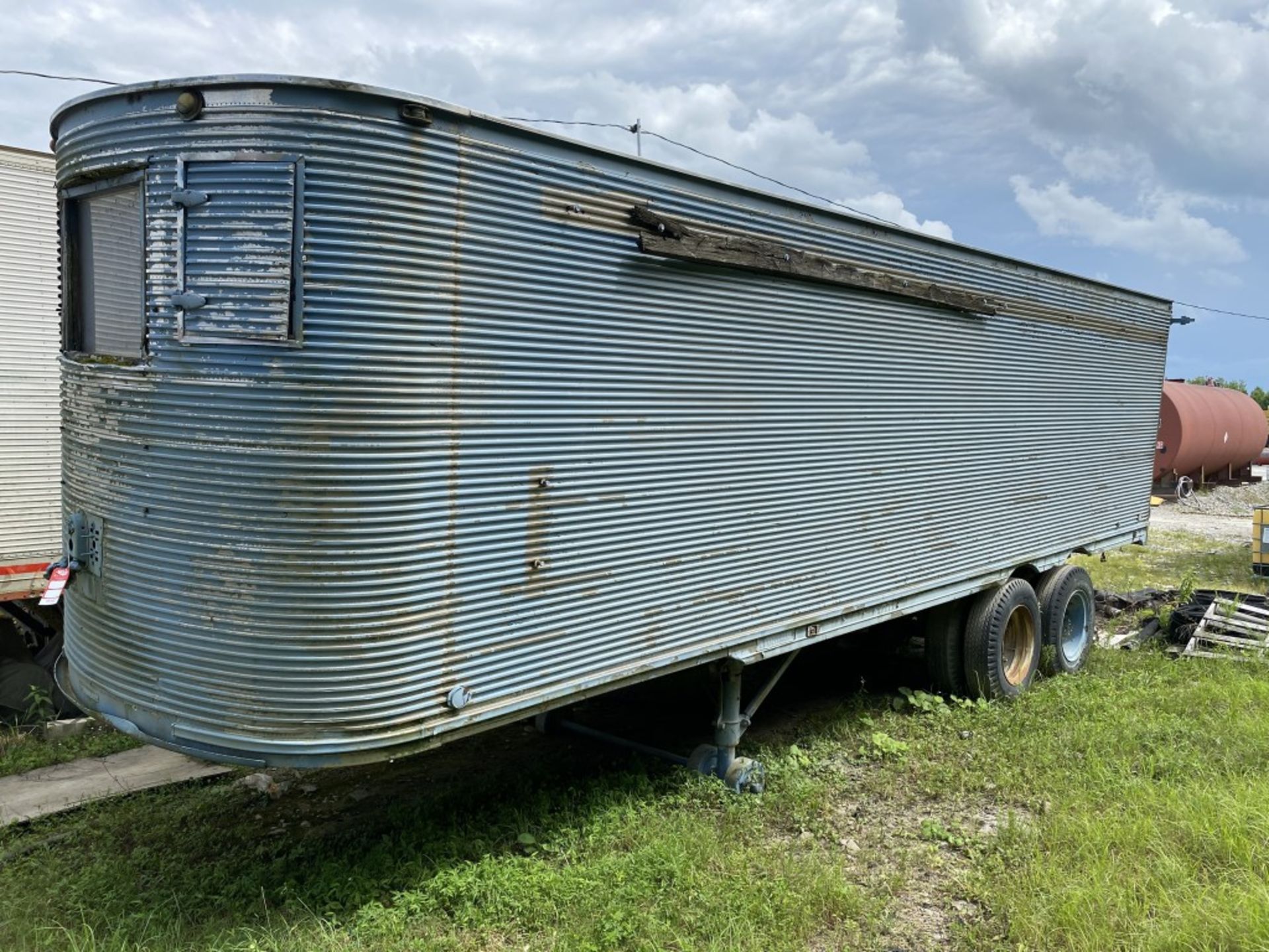 FRUEHAUF 30' STORAGE SEMI-TRAILER, LAST OF THE VIN IS FW91455, MISSING A WHEEL/TIRE, COMES WITH