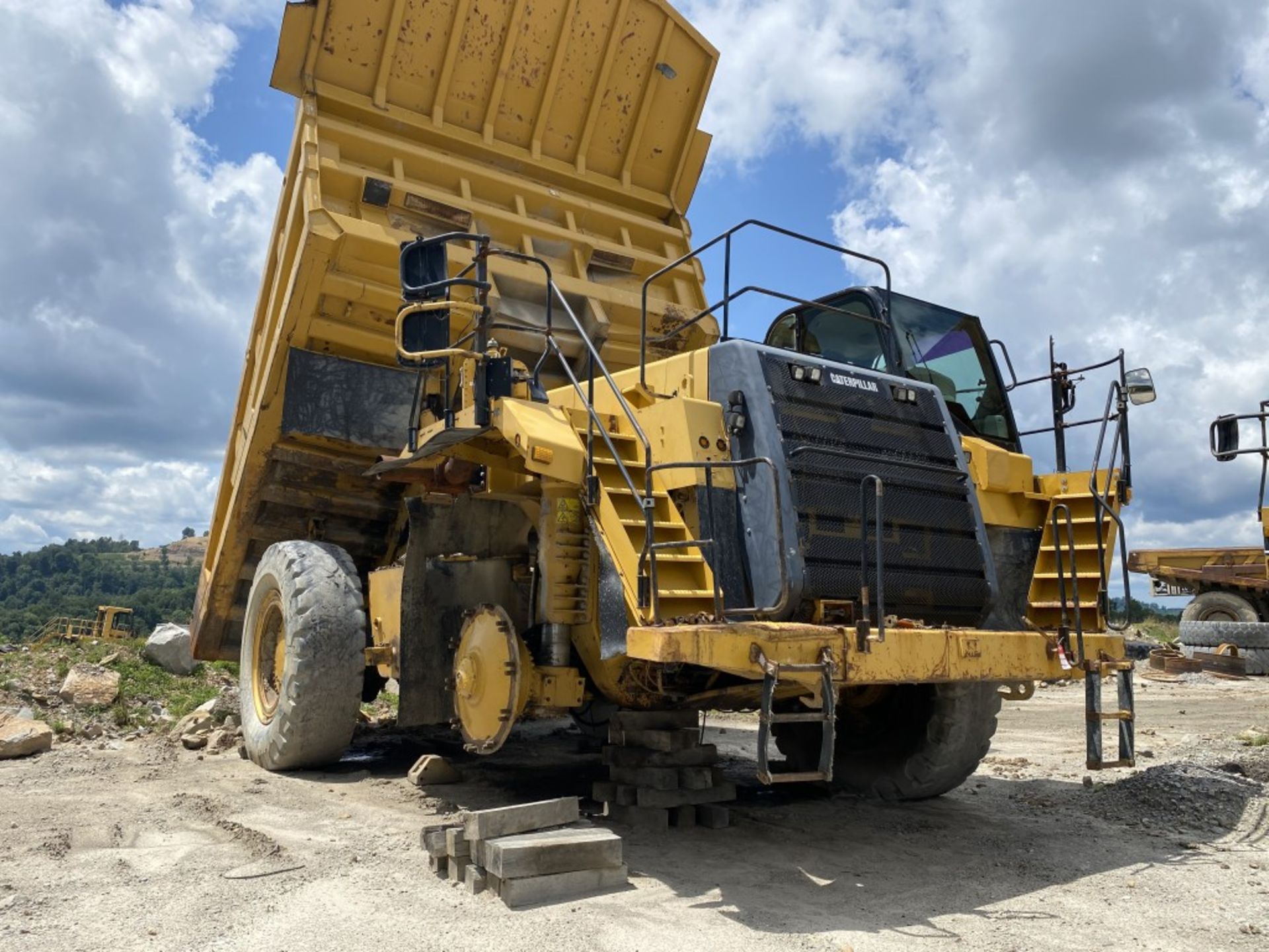 CATERPILLAR 777F OFF-ROAD DUMP TRUCK, S/N: CAT0777FLJRP00975, CAT DIESEL ENGINE, HYDRAULIC DUMP BOX,