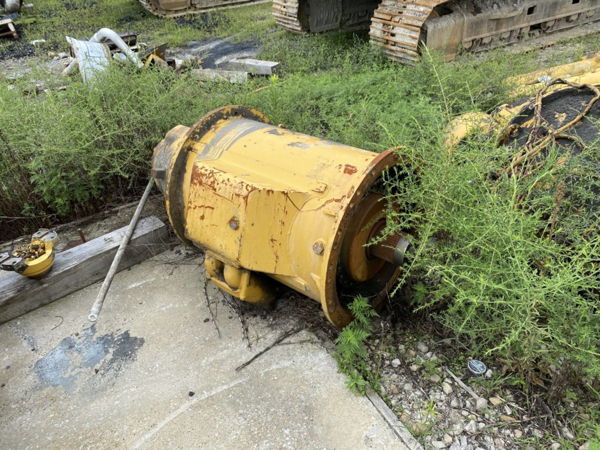 CATERPILLAR DOZER BLADE, 241.8'', S/N: 7GW00986, COMES WITH ASSORTED USED EQUIPMENT PARTS - Image 10 of 19