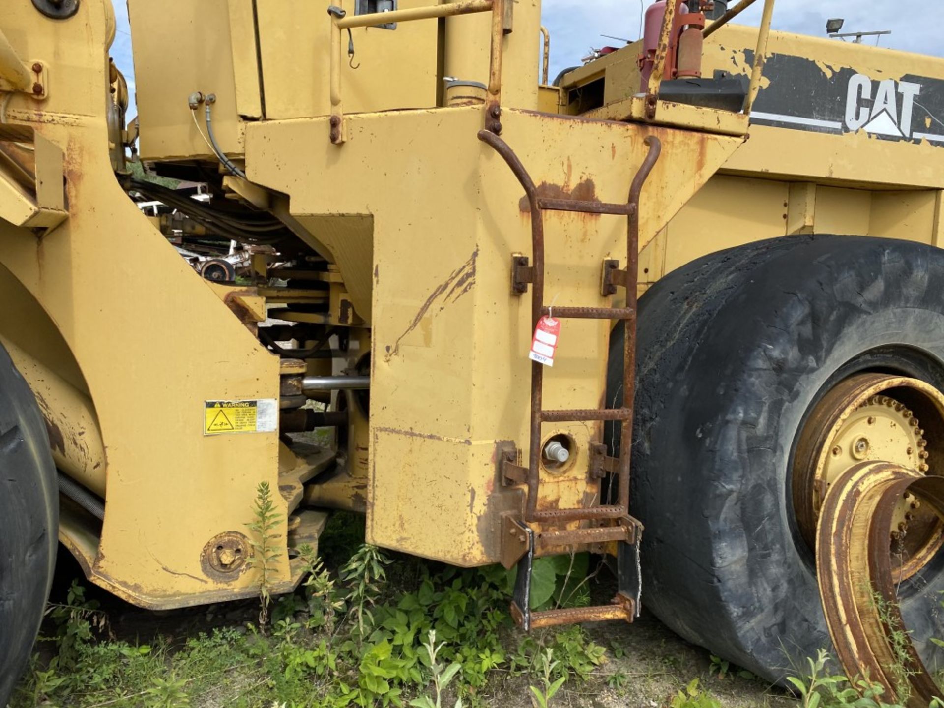 1998 CATERPILLAR 988F ARTICULATED WHEEL LOADER, ENCLOSED CAB, S/N: 8Y601152, 39,457 HOURS, PARTS - Image 10 of 18