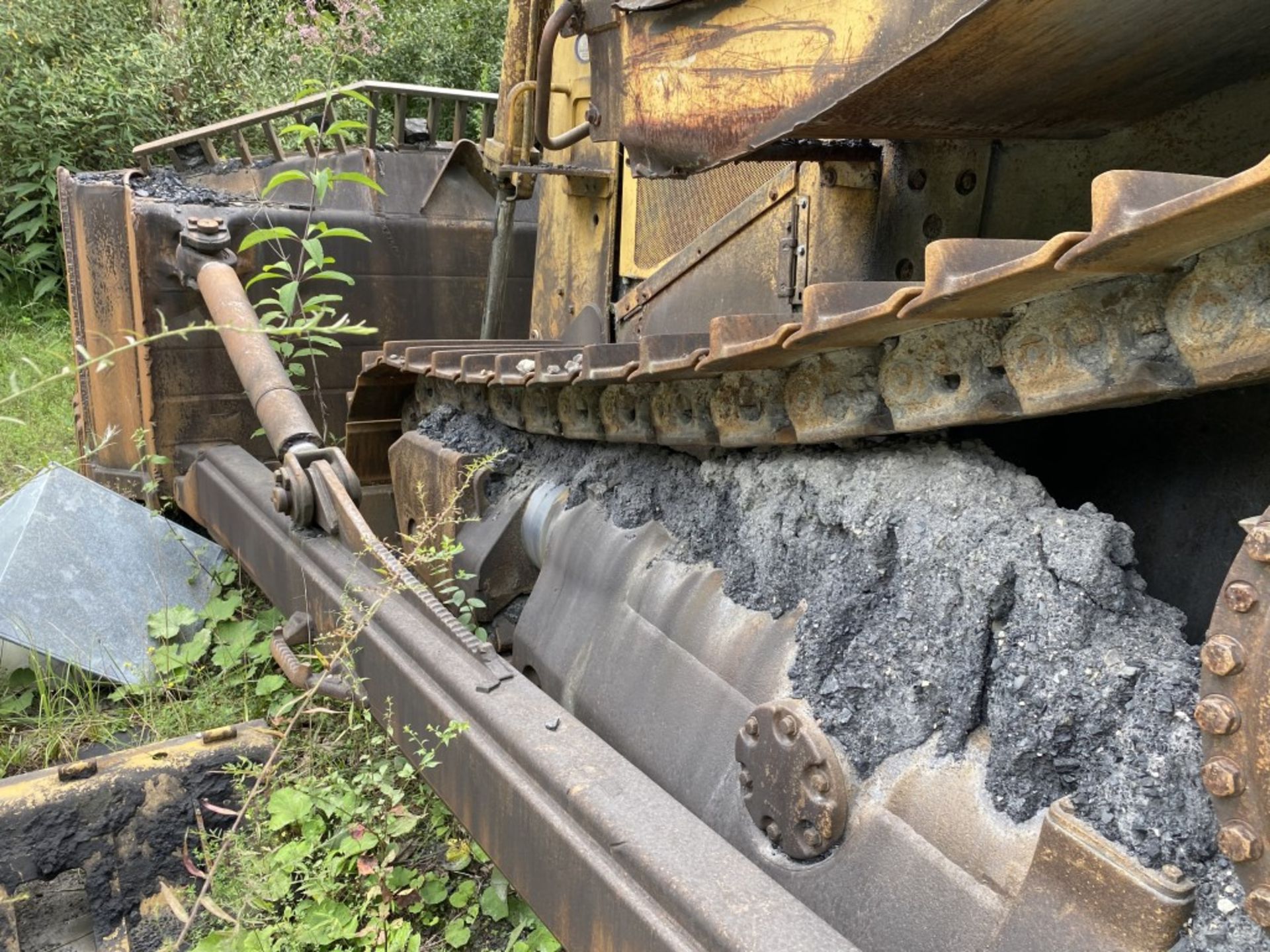 CATERPILLAR D8L CRAWLER DOZER, 24'' TRACKS, PARTS MACHINE, S/N 53Y03705 LOCATION: MILLER CREEK - Image 11 of 13