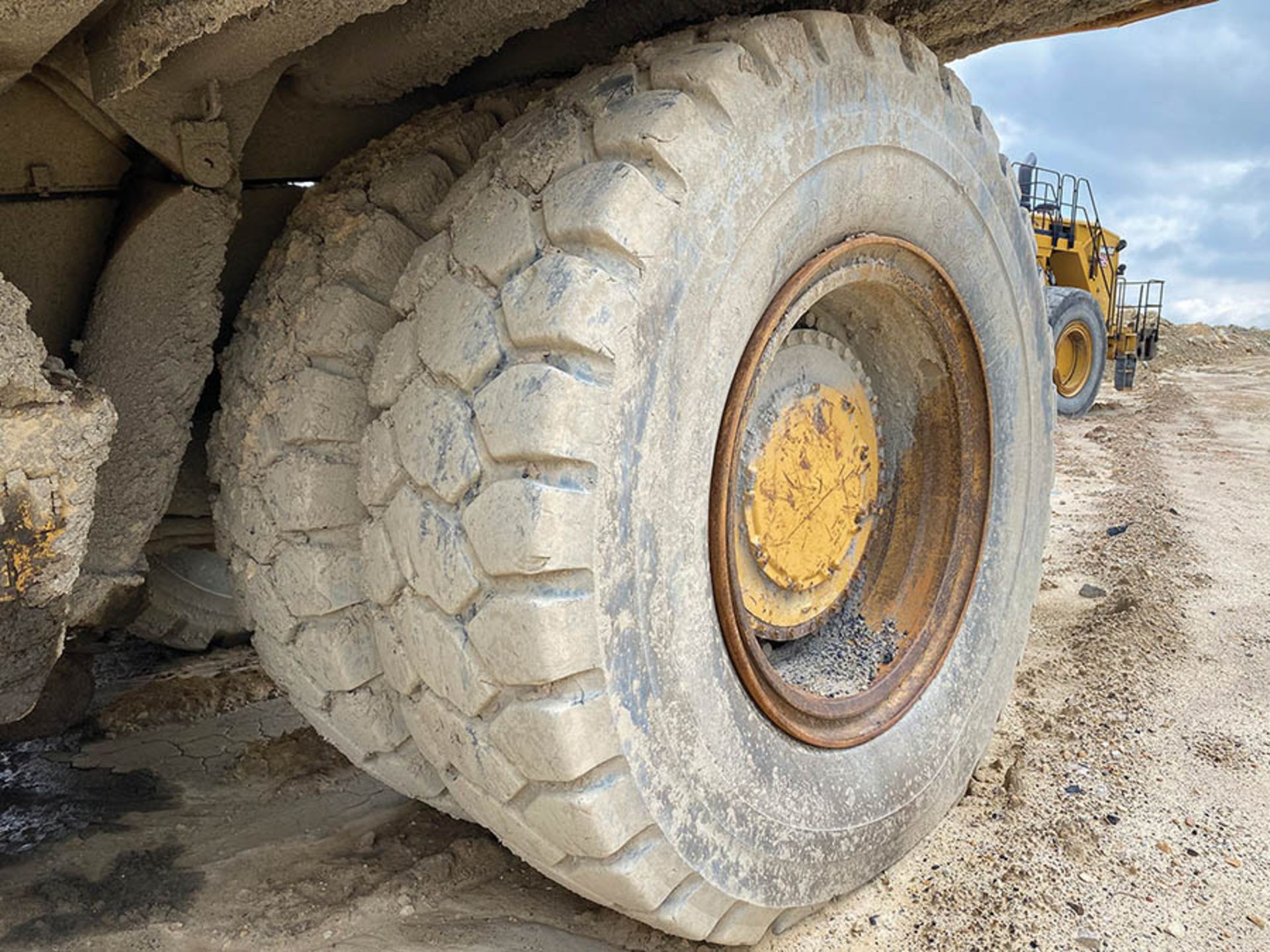 CATERPILLAR 777D OFF-ROAD DUMP TRUCK, S/N: 3PR01012, UNKNOWN HOURS, CAT V8 TURBO DIESEL ENGINE, 27. - Image 11 of 22