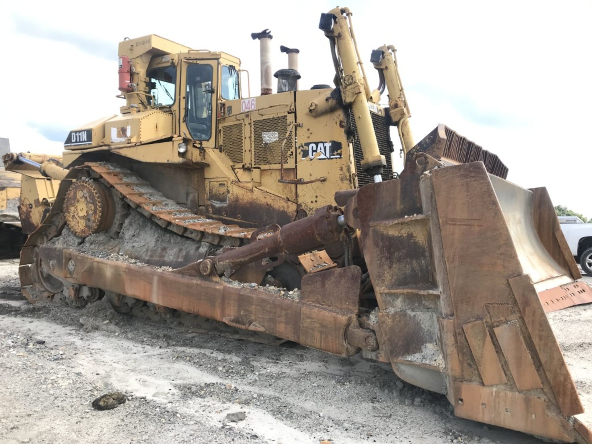 1992 CATERPILLAR D11N DOZER, S/N: 74201046, 20'6'' DOZER BLADE, 28'' WIDE METAL TRACKS, 4T9829 - Image 2 of 18