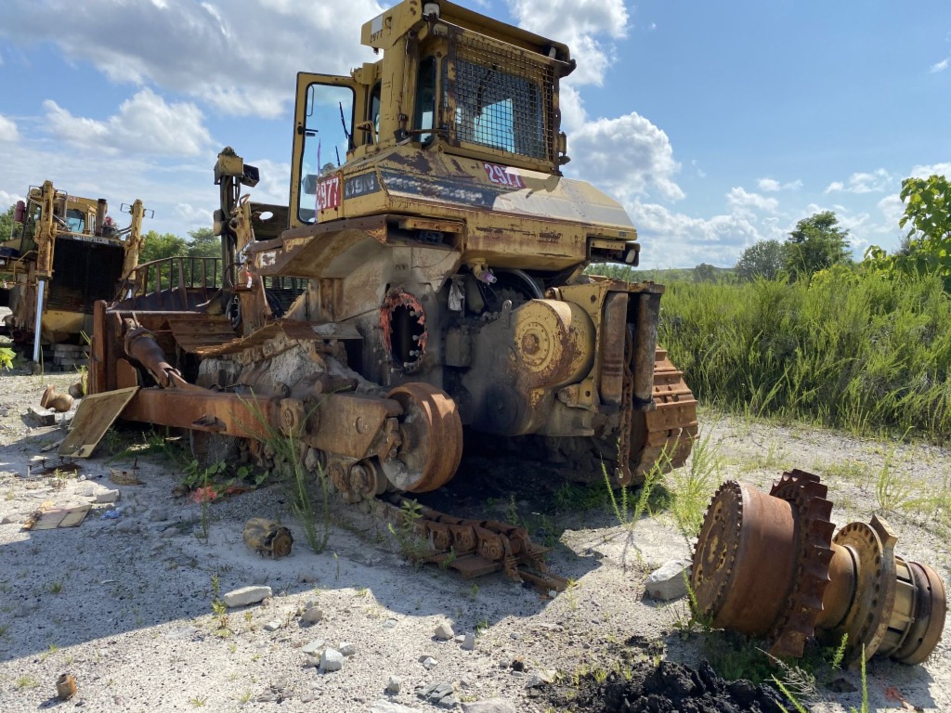 CATERPILLAR D9 DOZER, REAR WINCH, 58,482 HOURS SHOWING, CAT 3408 DIESEL ENGINE, HAS BLADE, MISSING - Image 2 of 12