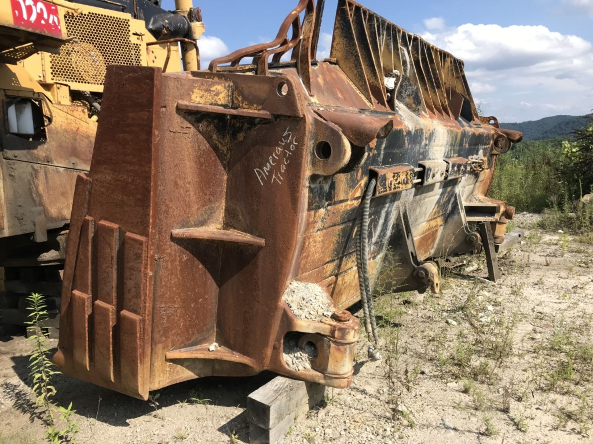 CAT D11R DOZER FOR PARTS S/N: 9TR00224, CAT 3508 ENGINE, MISSING A LOT OF PARTS, COMES W/ BLADE ( - Image 6 of 10