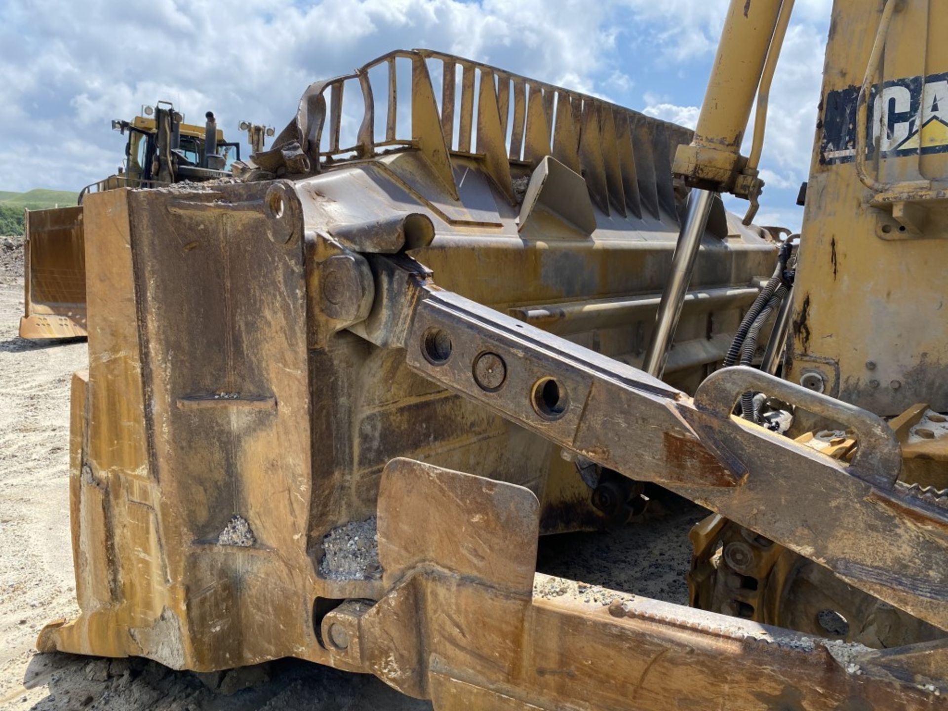 CATERPILLAR D10R DOZER, S/N: AKT00720, UNKNOWN HOURS, CAT 3412E DIESEL ENGINE, 24'' WIDE METAL - Image 8 of 24